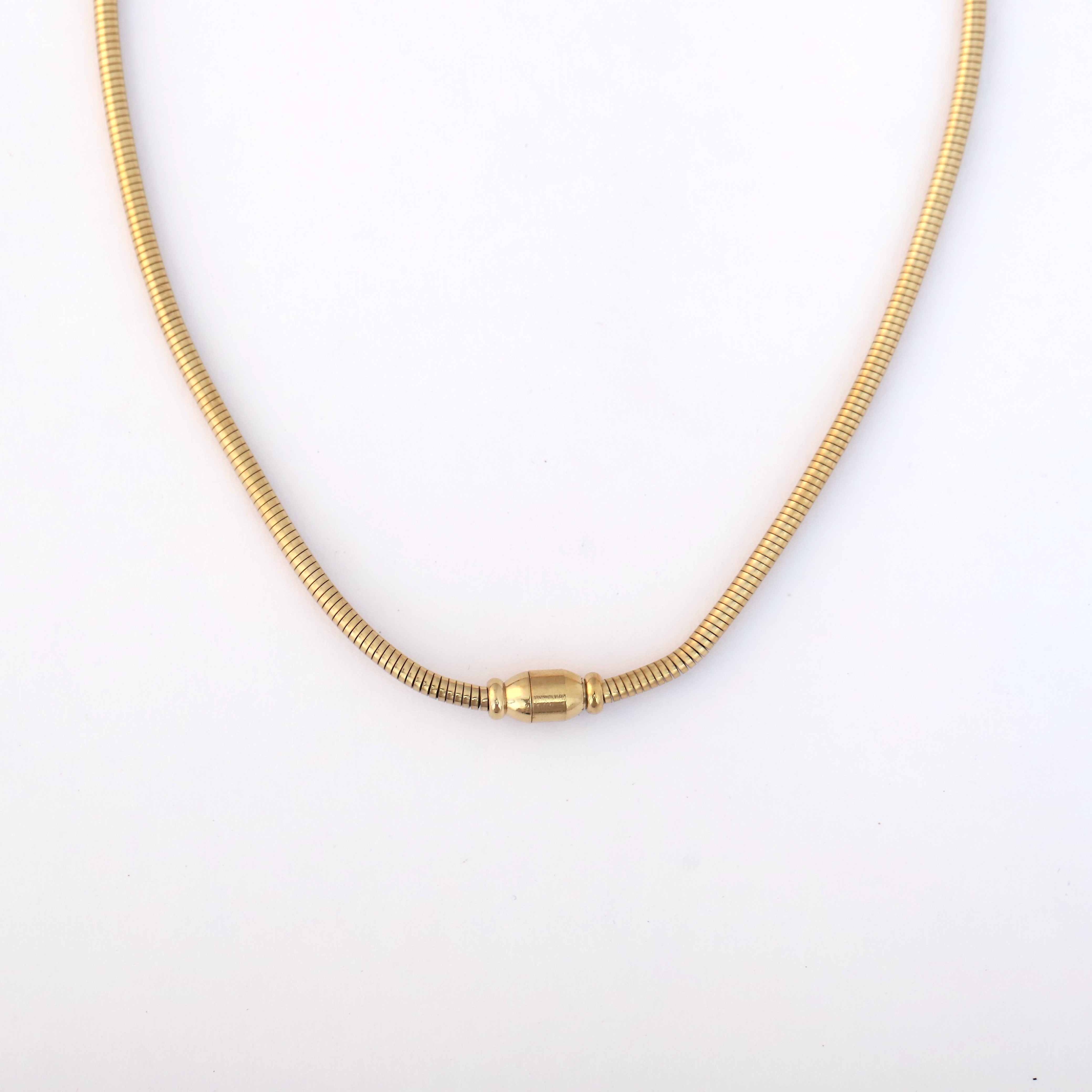 Heart Round Necklace Gold Plated – Single Layer, Anti-Tarnish, Waterproof, Minimalist Style (GOLD)