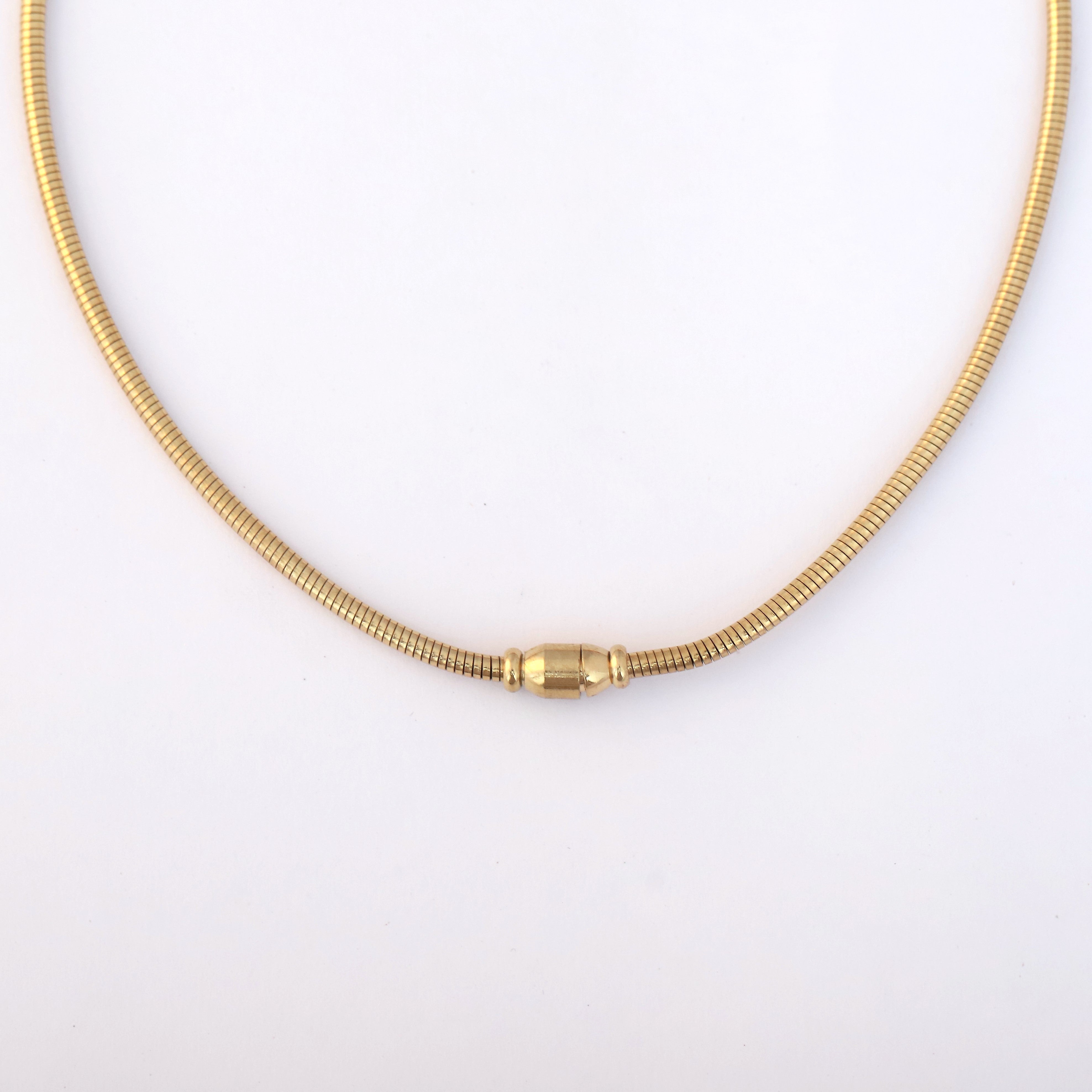 Butterfly Charm Round Necklace Gold Plated – Single Layer, Anti-Tarnish, Waterproof, Minimalist Style (GOLD)