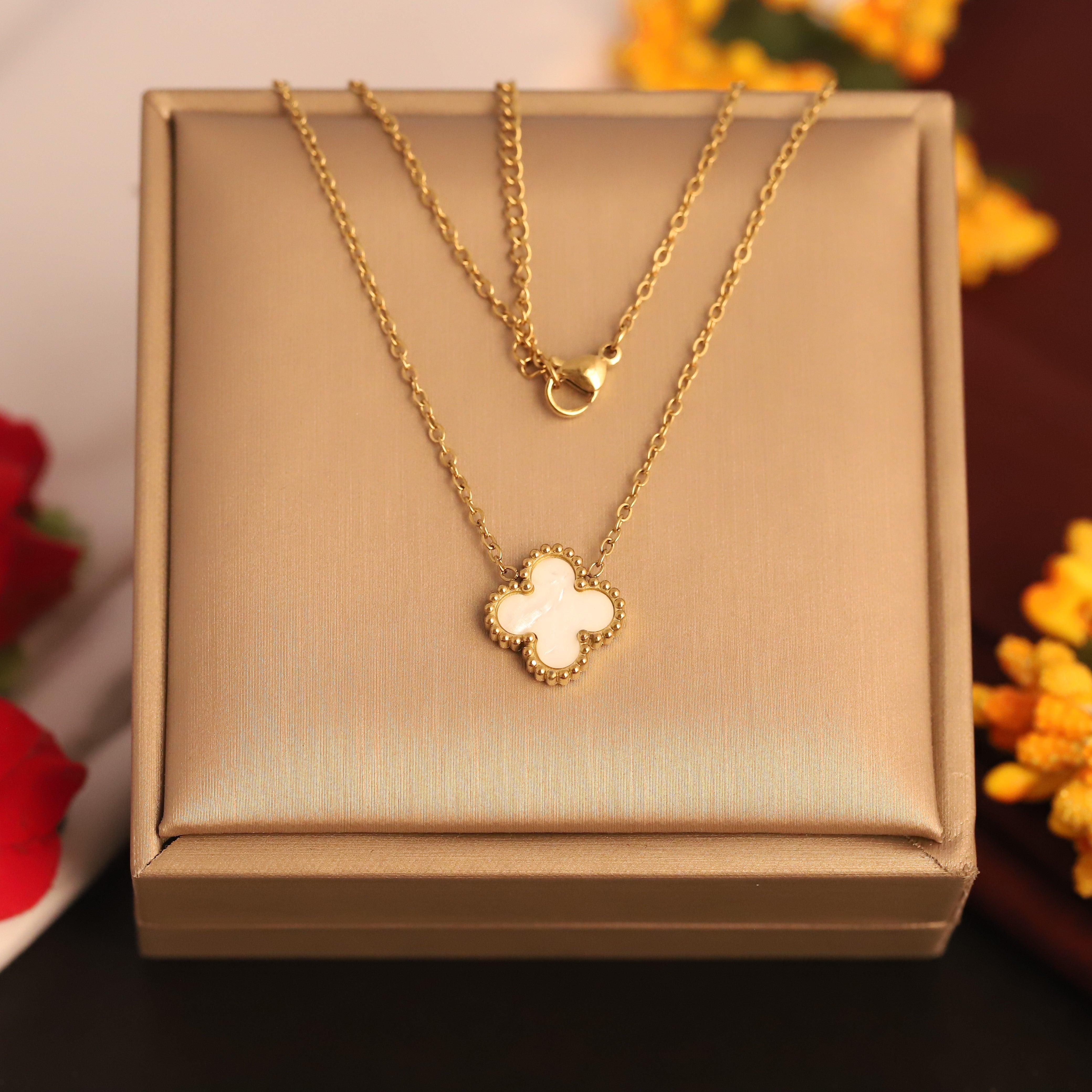 Flower Charm White Chain Gold Plated – Single Layer, Anti-Tarnish, Waterproof, Minimalist Style (GOLD)