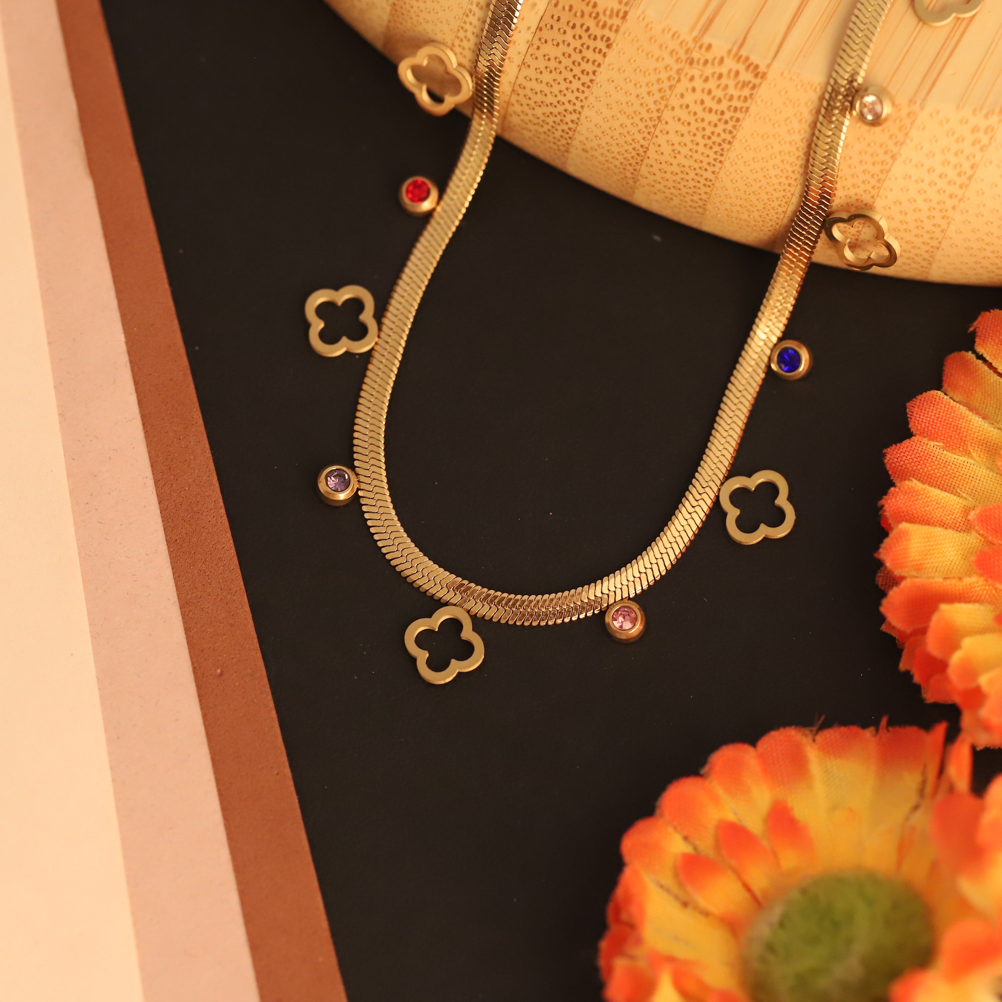 Flower Charms White Stones Chain Gold Plated – Single Layer, Anti-Tarnish, Waterproof, Minimalist Style (GOLD)