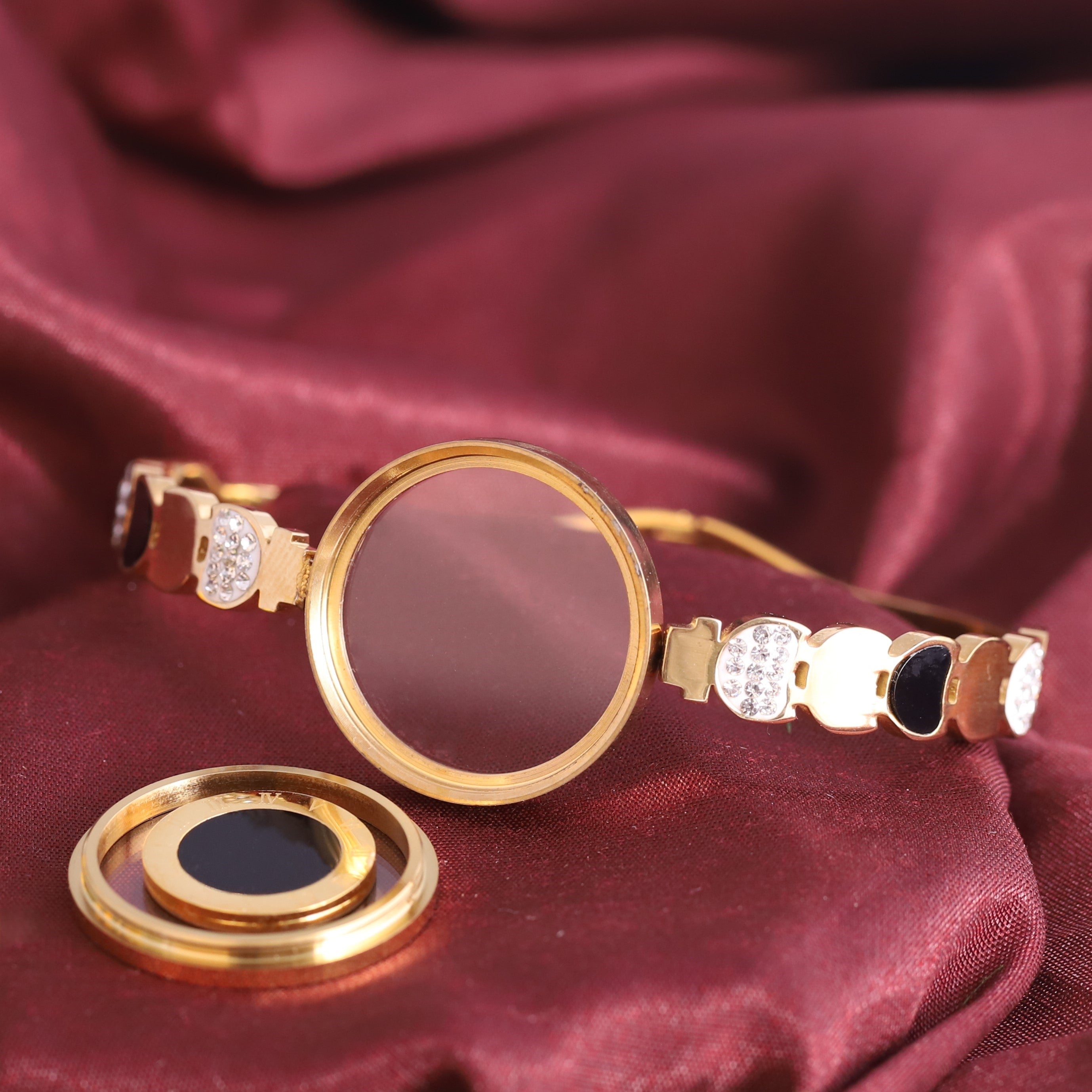 Gold-Plated Locket Bracelet – Anti-Tarnish & Skin-Friendly (GOLD)