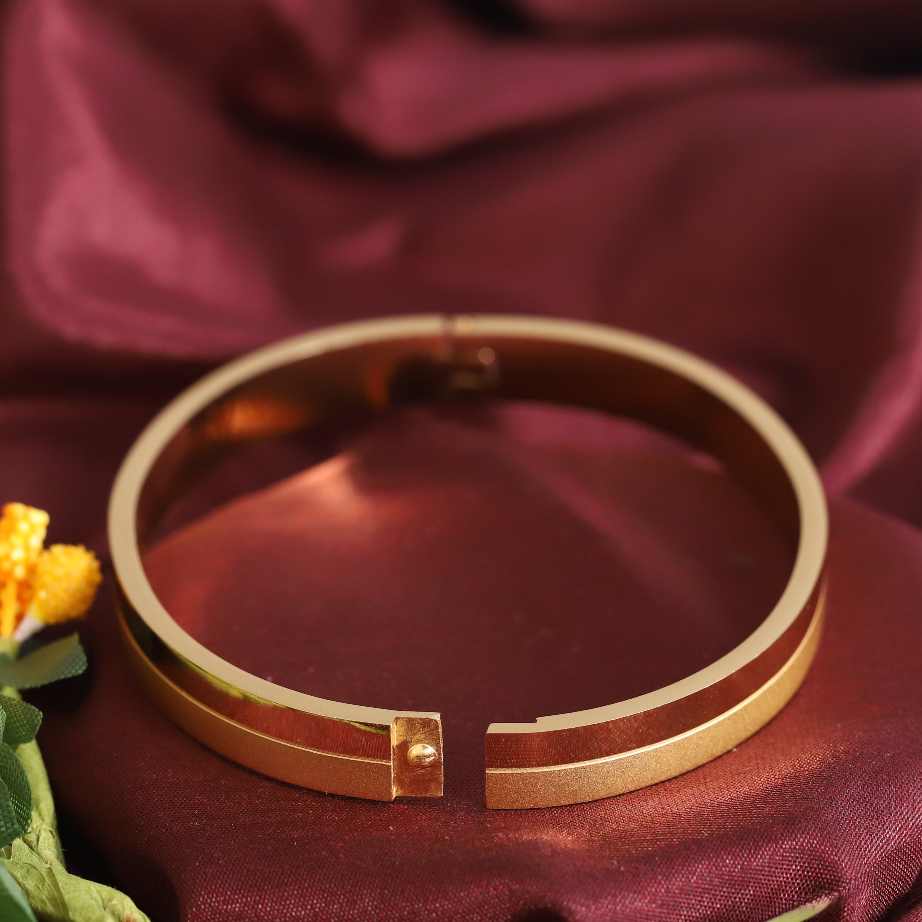 Gold-Plated Stainless Steel Lock Bracelet – Anti-Tarnish Jewelry for Women & Girls (GOLD)