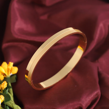 Gold-Plated Stainless Steel Lock Bracelet – Anti-Tarnish Jewelry for Women & Girls (GOLD)