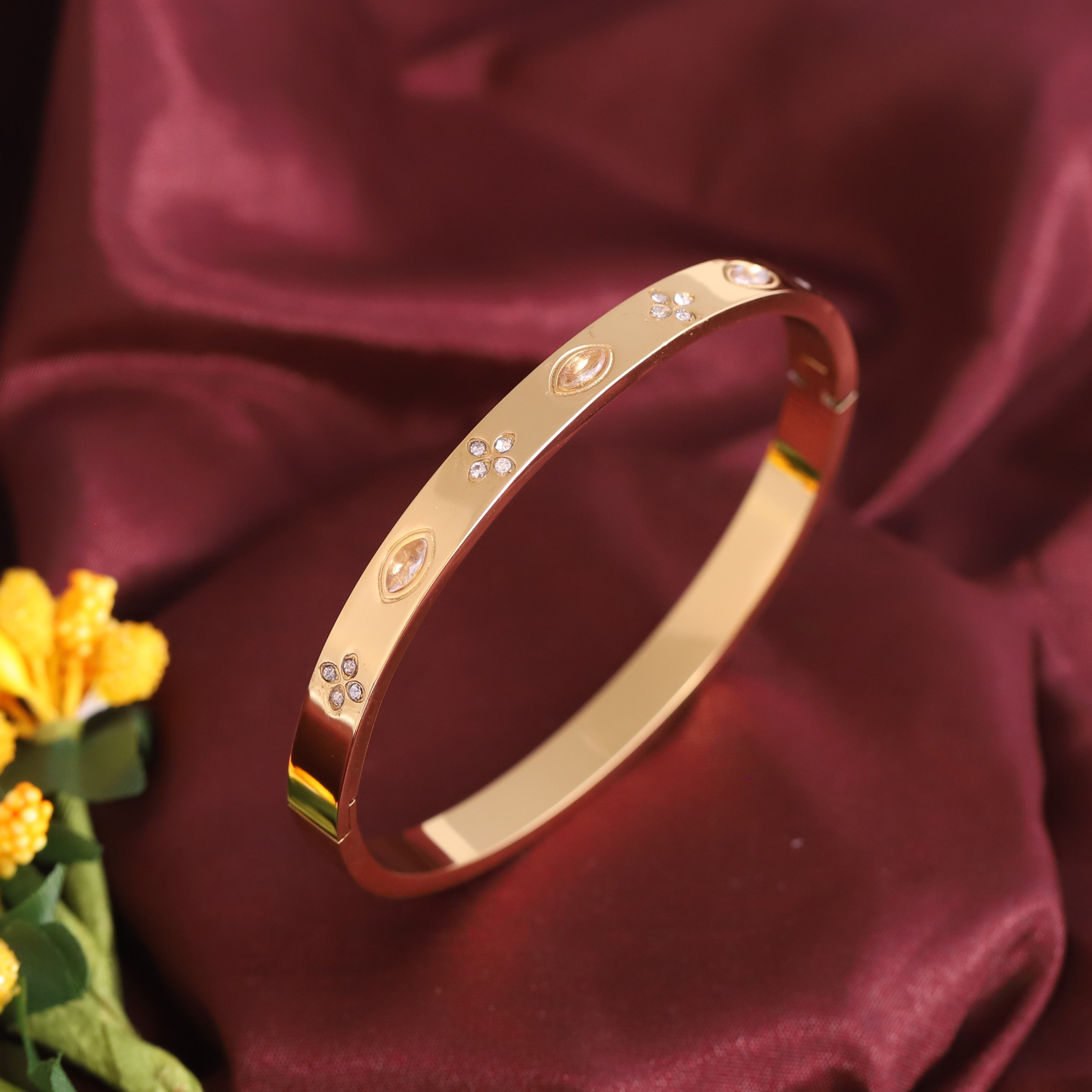 Gold-Plated Stainless Steel Lock Bracelet – Anti-Tarnish Jewelry for Women & Girls (GOLD)
