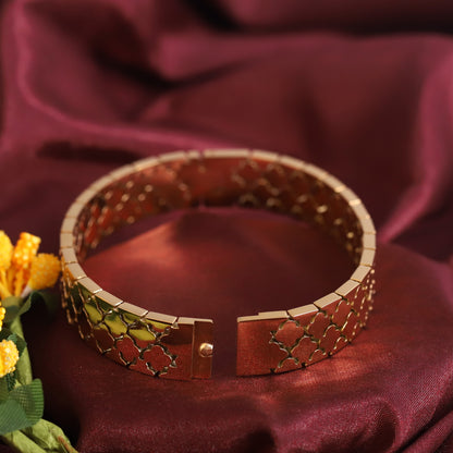 Gold-Plated Stainless Steel Lock Bracelet – Anti-Tarnish Jewelry for Women & Girls (GOLD)
