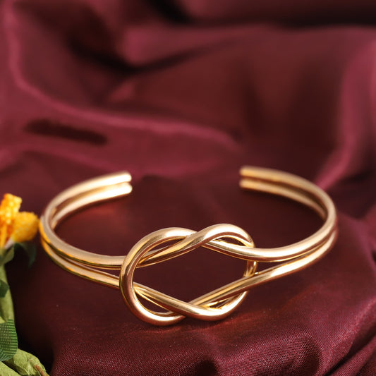 Gold-Plated Stainless Steel Bracelet – Openable, Unisex & Skin-Friendly (GOLD)