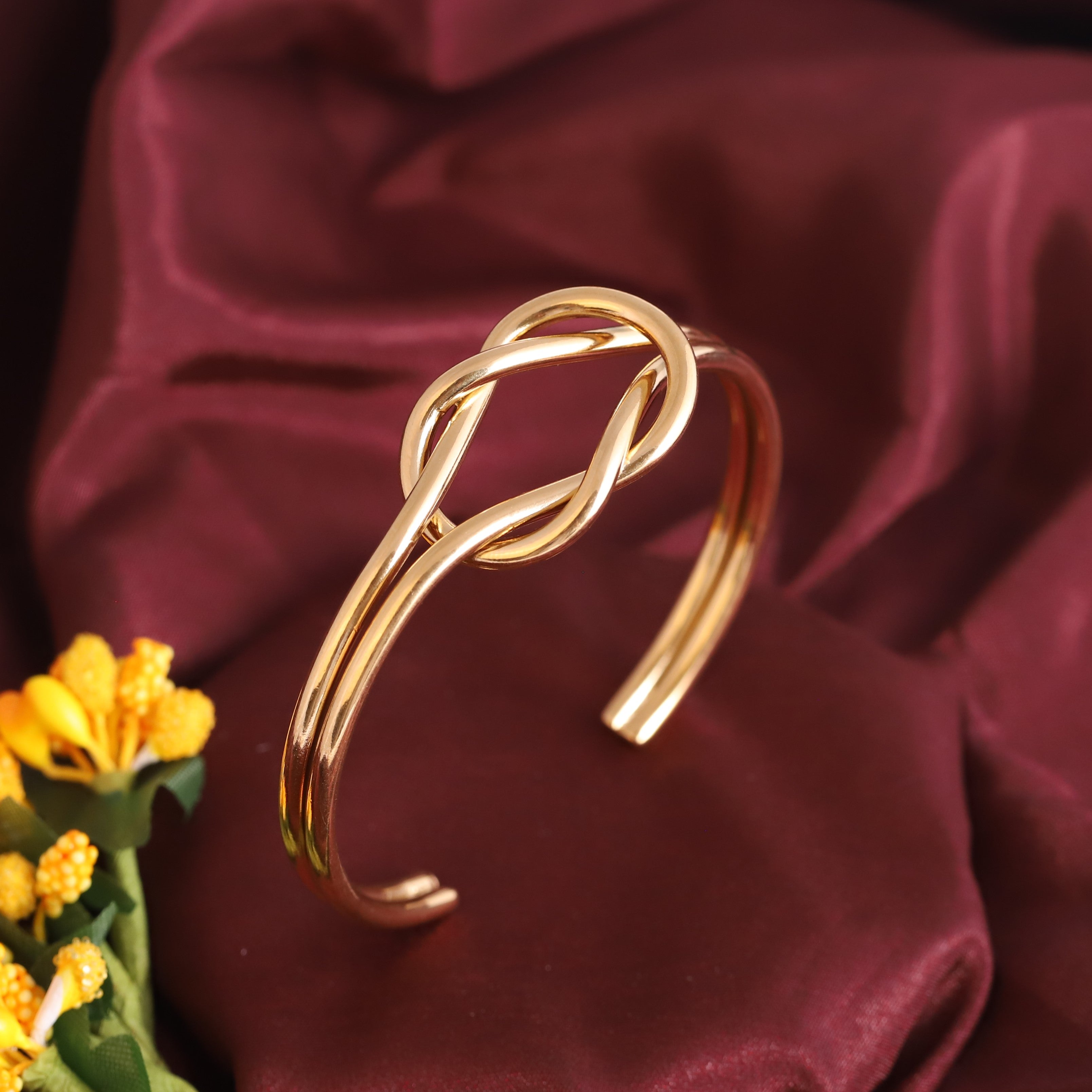 Gold-Plated Stainless Steel Bracelet – Openable, Unisex & Skin-Friendly (GOLD)