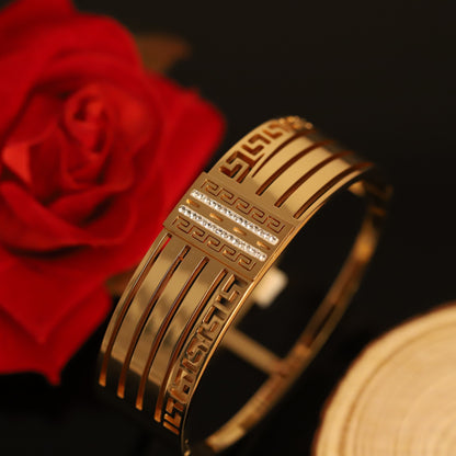 Gold-Plated Stainless Steel Lock Bracelet – Anti-Tarnish Jewelry for Women & Girls (GOLD)