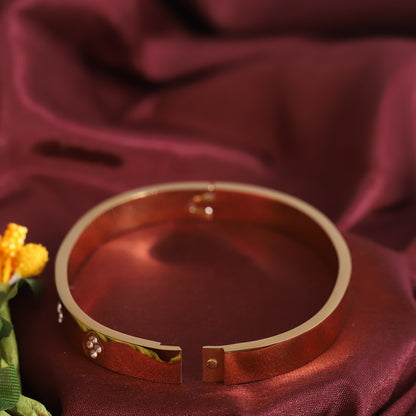 Gold-Plated Stainless Steel Lock Bracelet – Anti-Tarnish Jewelry for Women & Girls (GOLD)