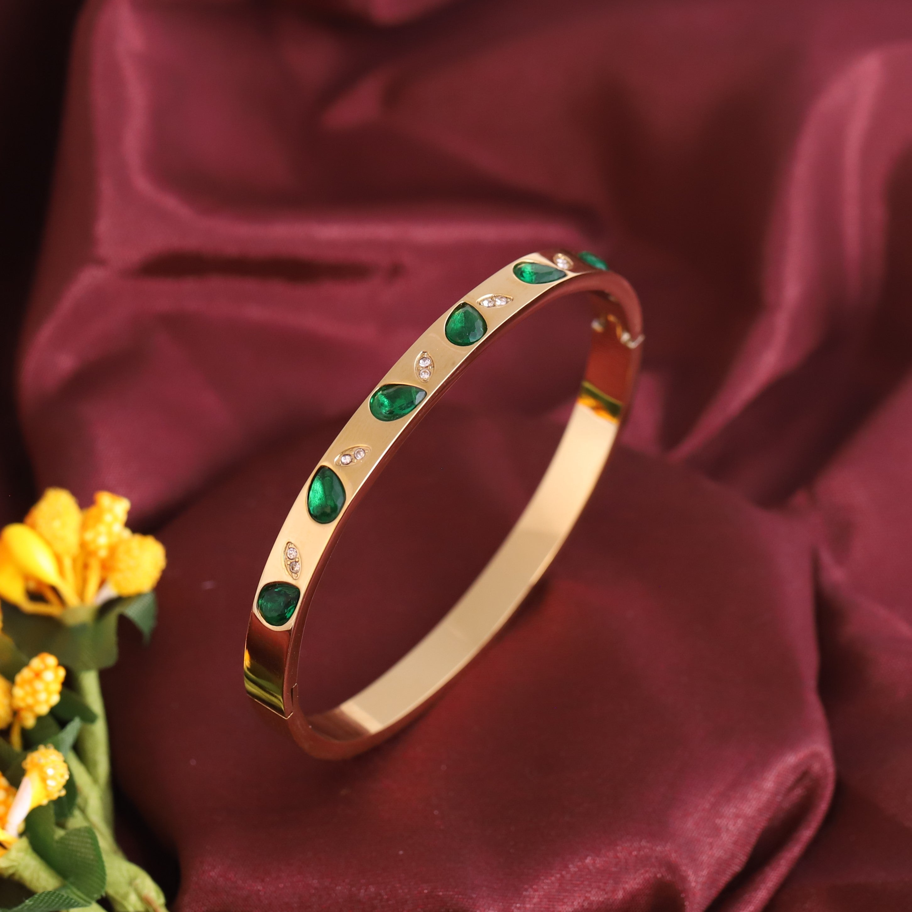 Gold-Plated Stainless Steel Lock Bracelet – Anti-Tarnish Jewelry for Women & Girls (GOLD)