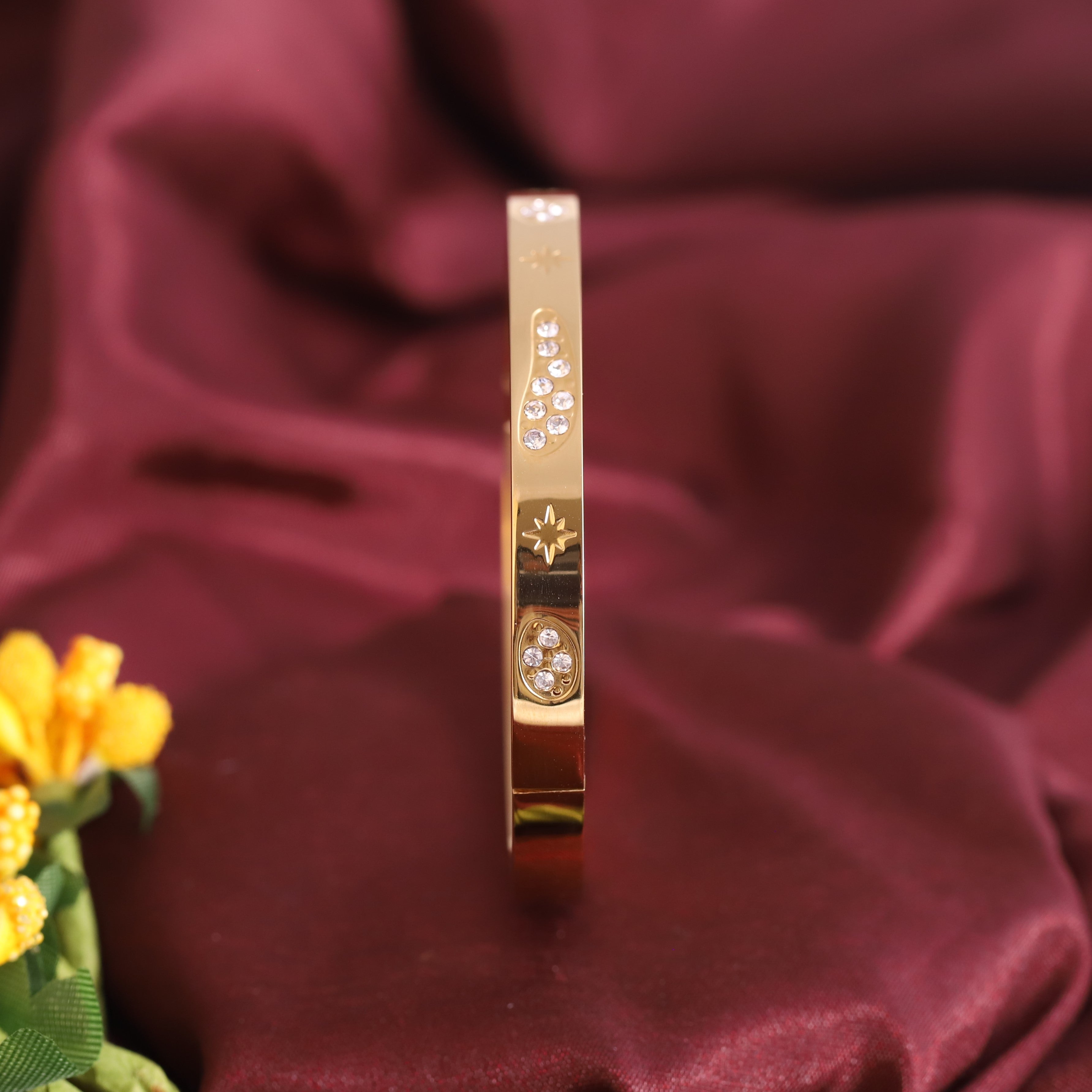 Gold-Plated Stainless Steel Lock Bracelet – Anti-Tarnish Jewelry for Women & Girls (GOLD)
