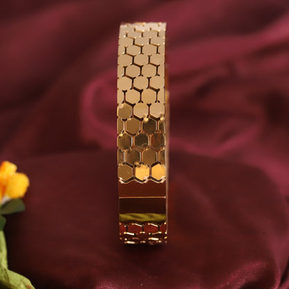 Gold-Plated Stainless Steel Cuff Bracelet – Anti-Tarnish Jewelry for Women & Girls (GOLD)