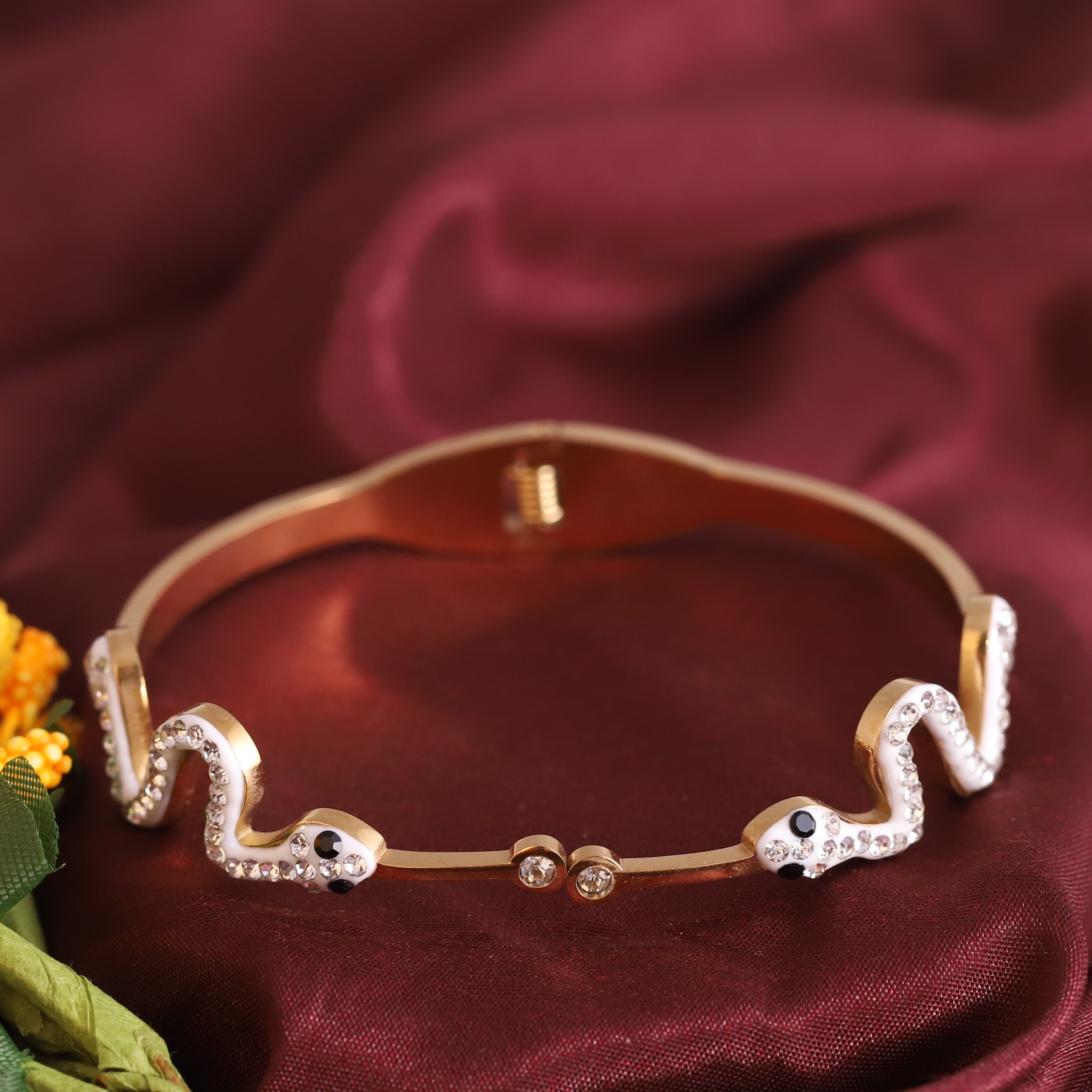 Snake Gold-Plated Stainless Steel Cuff Bracelet – Anti-Tarnish Jewelry for Women & Girls (GOLD)