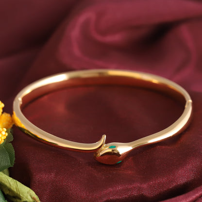 Gold-Plated Stainless Steel Bracelet – Openable, Unisex & Skin-Friendly (GOLD)