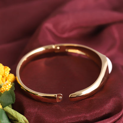 Gold-Plated Stainless Steel Bracelet – Openable, Unisex & Skin-Friendly (GOLD)
