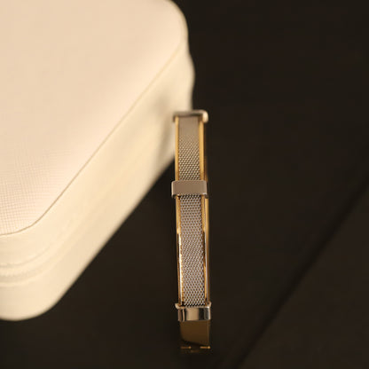 Men's Elegant Gold-Tone Stainless Steel Mesh Inlay Bracelet – Sleek Two-Tone Bangle with Polished Silver Accents, Classic Modern Design