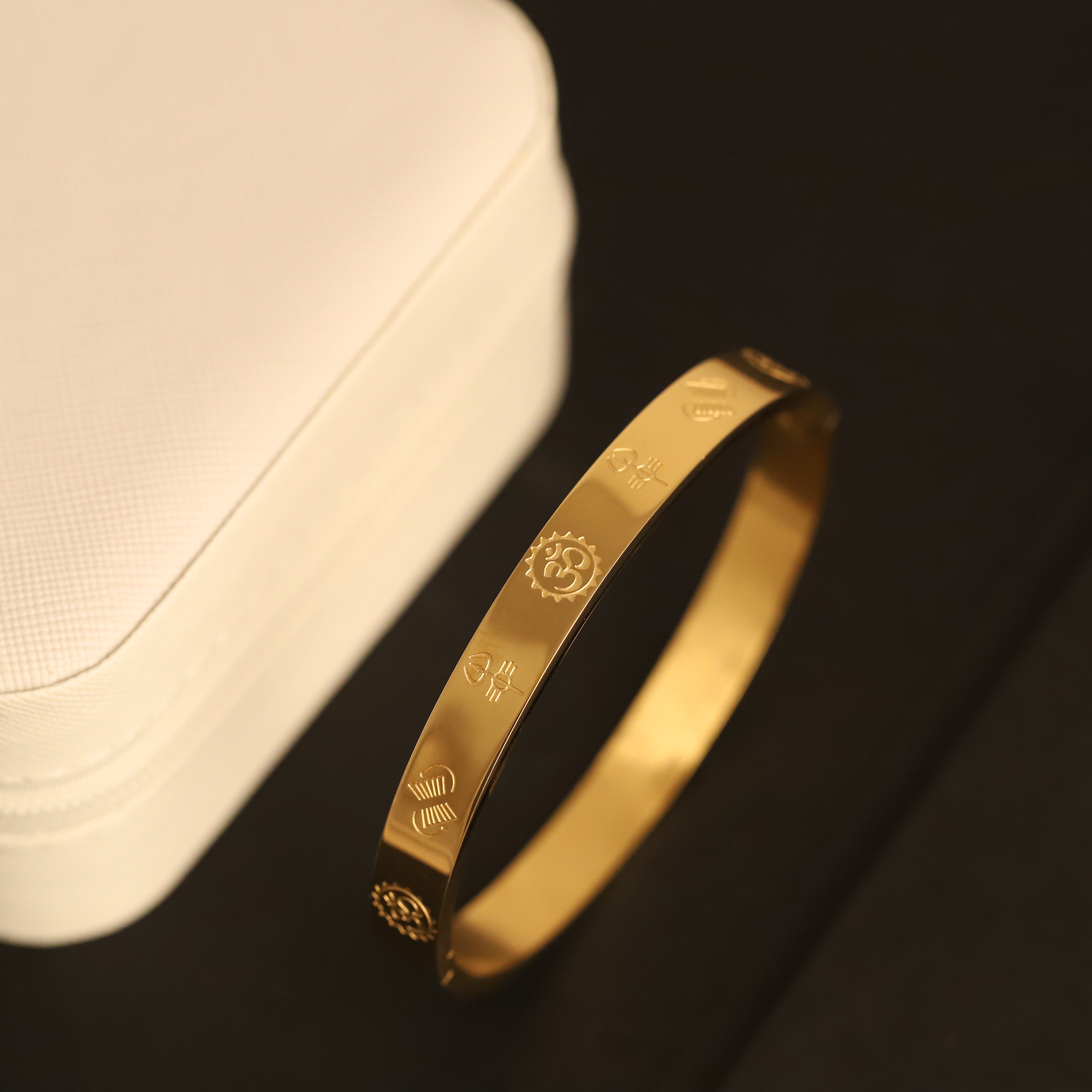 Premium Men’s Gold-Tone Bracelet with OM Engraving – Modern Minimalist Bangle for Stylish & Confident Look