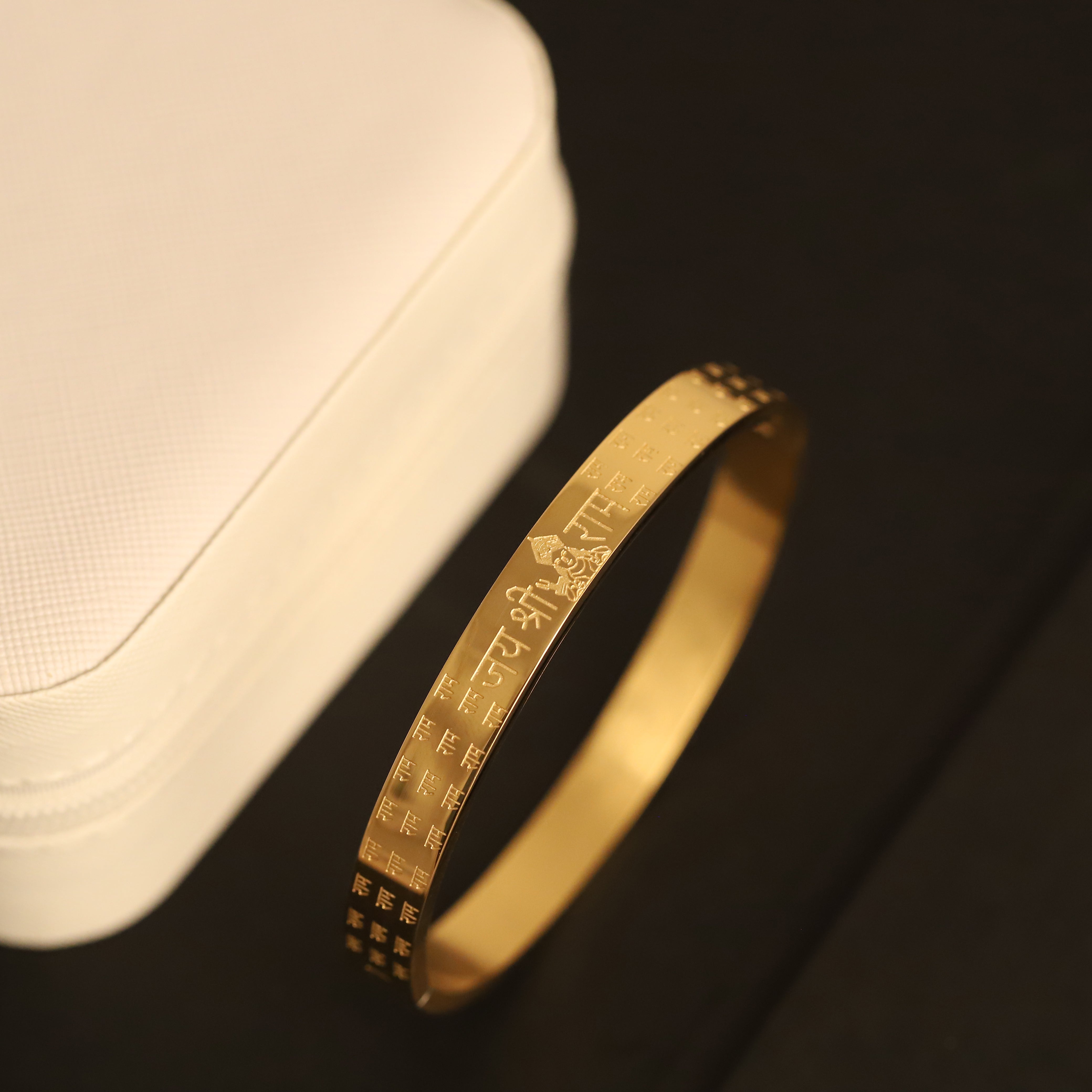 Premium Men’s Gold-Tone Bracelet with JAI SRI RAM Engraving – Modern Minimalist Bangle for Stylish & Confident Look
