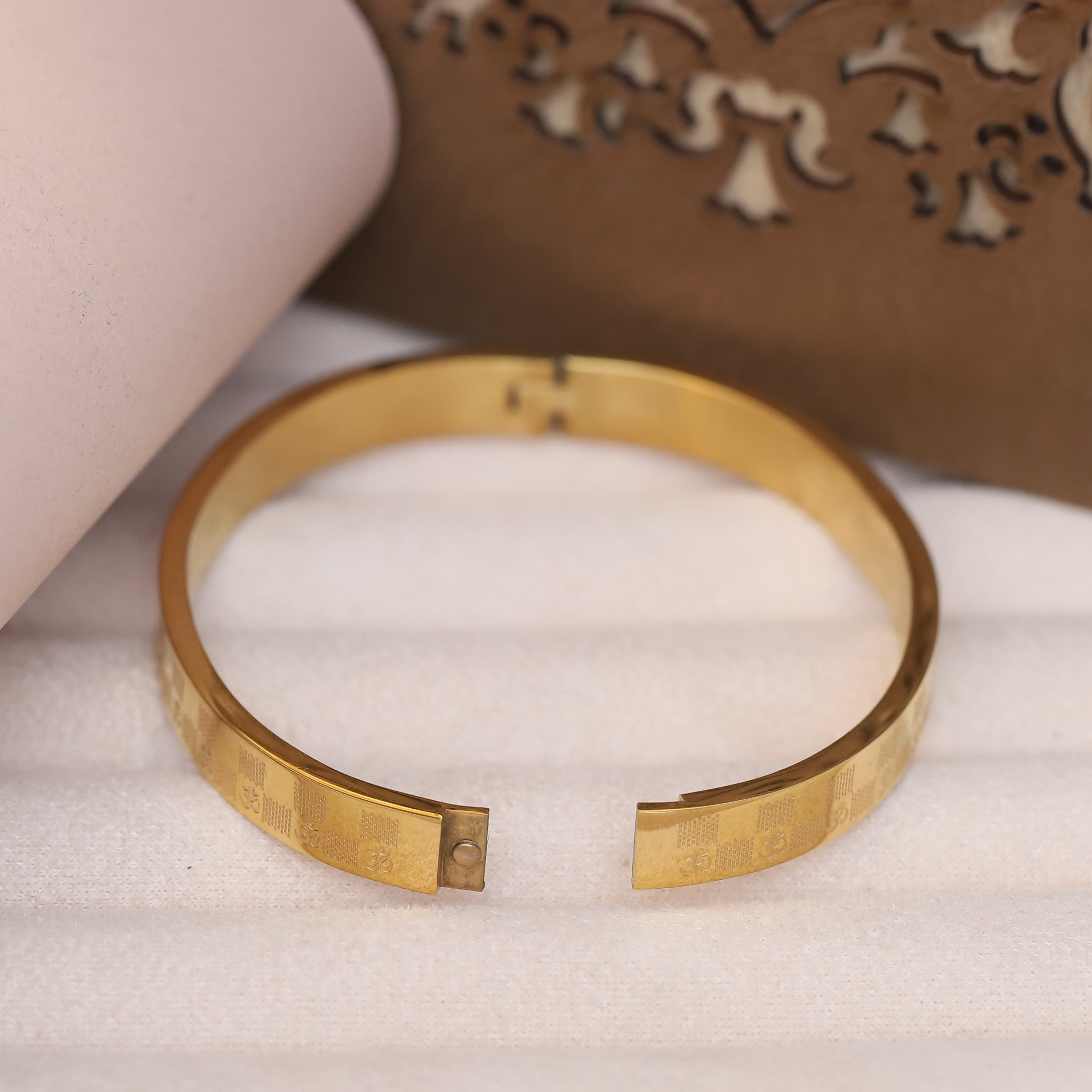 Premium Men’s Gold-Tone Bracelet with OM Engraving – Modern Minimalist Bangle for Stylish & Confident Look