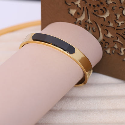 Premium Men’s Gold-Tone Bracelet with Black Enamel Center Plate – Modern Minimalist Bangle for Stylish & Confident Look
