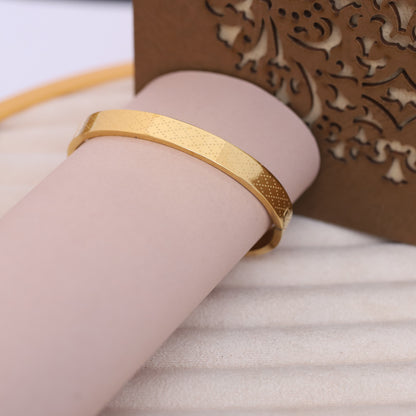 Premium Men’s Gold-Tone Bracelet with Lock – Modern Minimalist Bangle for Stylish & Confident Look