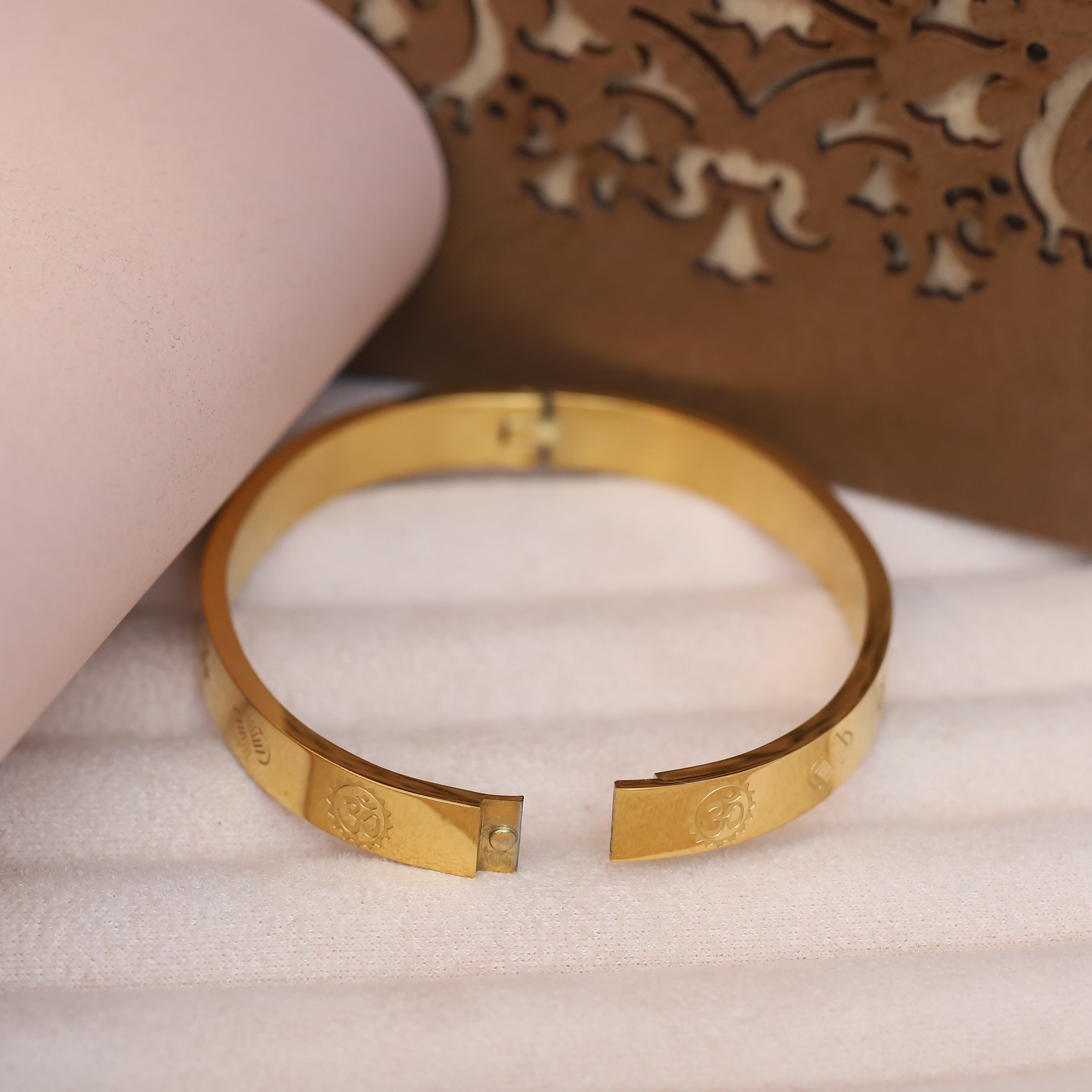 Premium Men’s Gold-Tone Bracelet with OM Engraving – Modern Minimalist Bangle for Stylish & Confident Look