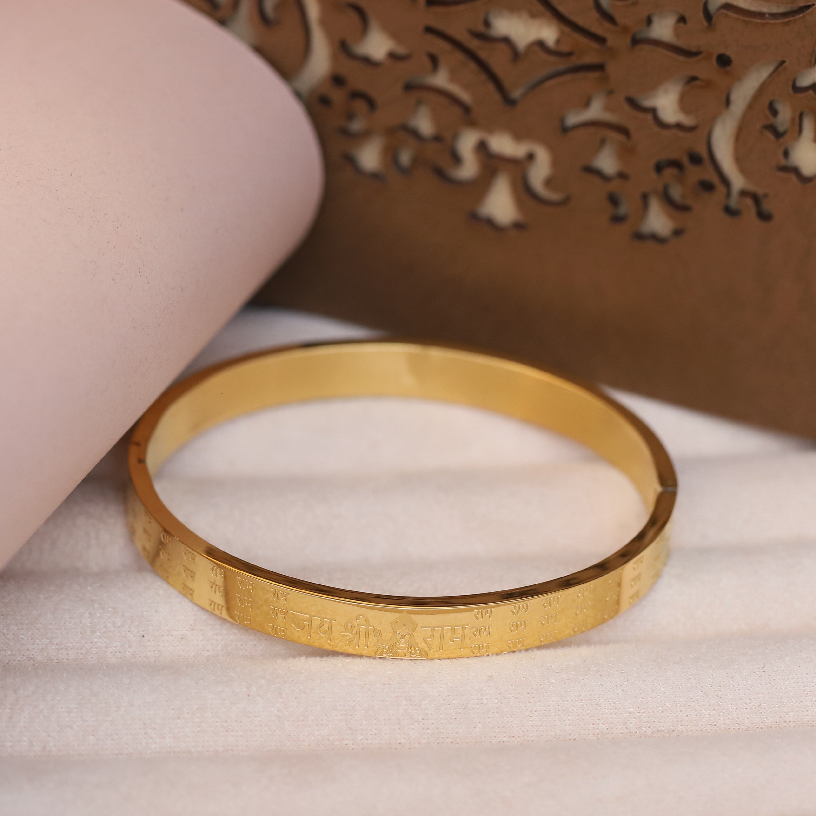 Premium Men’s Gold-Tone Bracelet with JAI SRI RAM Engraving – Modern Minimalist Bangle for Stylish & Confident Look