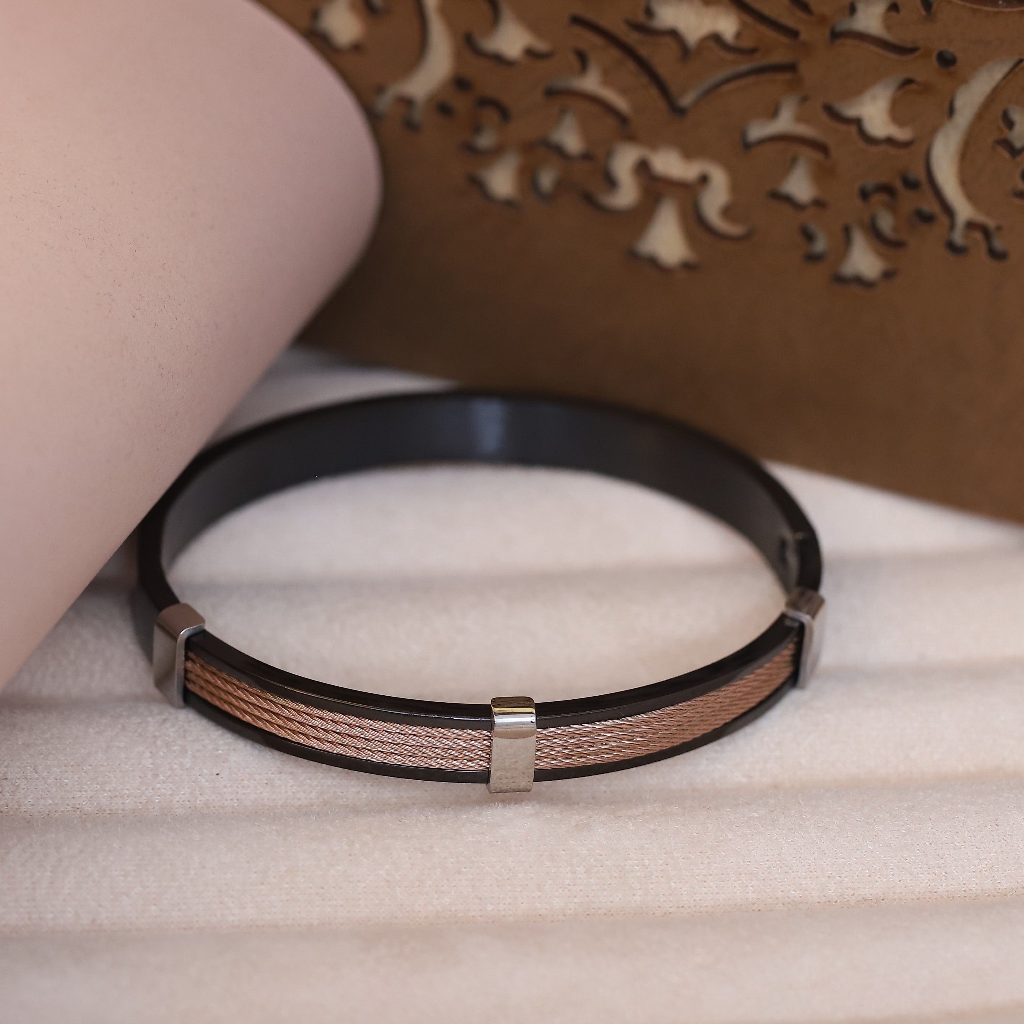 Men’s Black Stainless Steel Bracelet with Braided Copper Cable Inlay – Modern Industrial Cuff with Magnetic Clasp