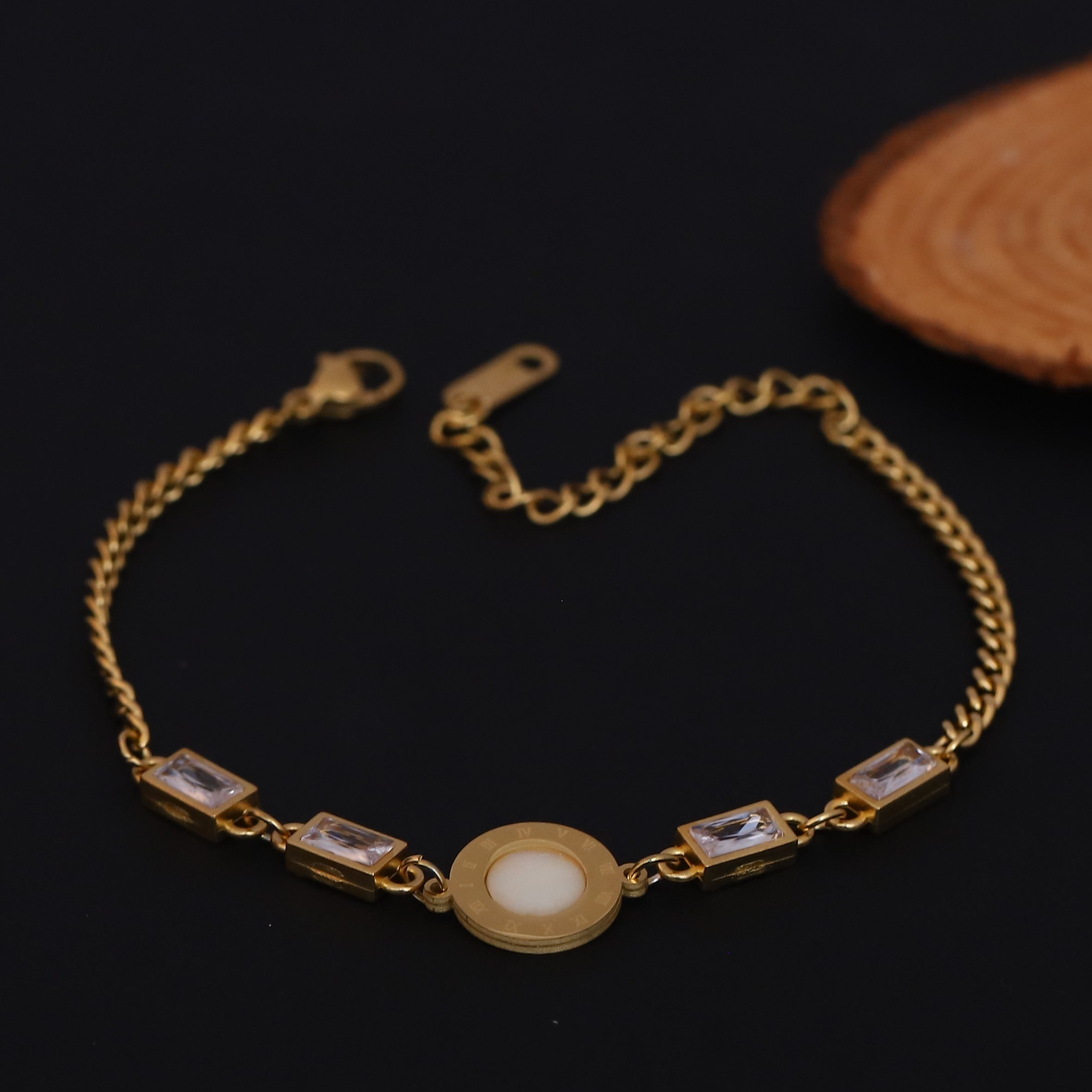 Circle Charms Chain Bracelet Gold Plated – Single Layer, Anti-Tarnish, Waterproof (GOLD)