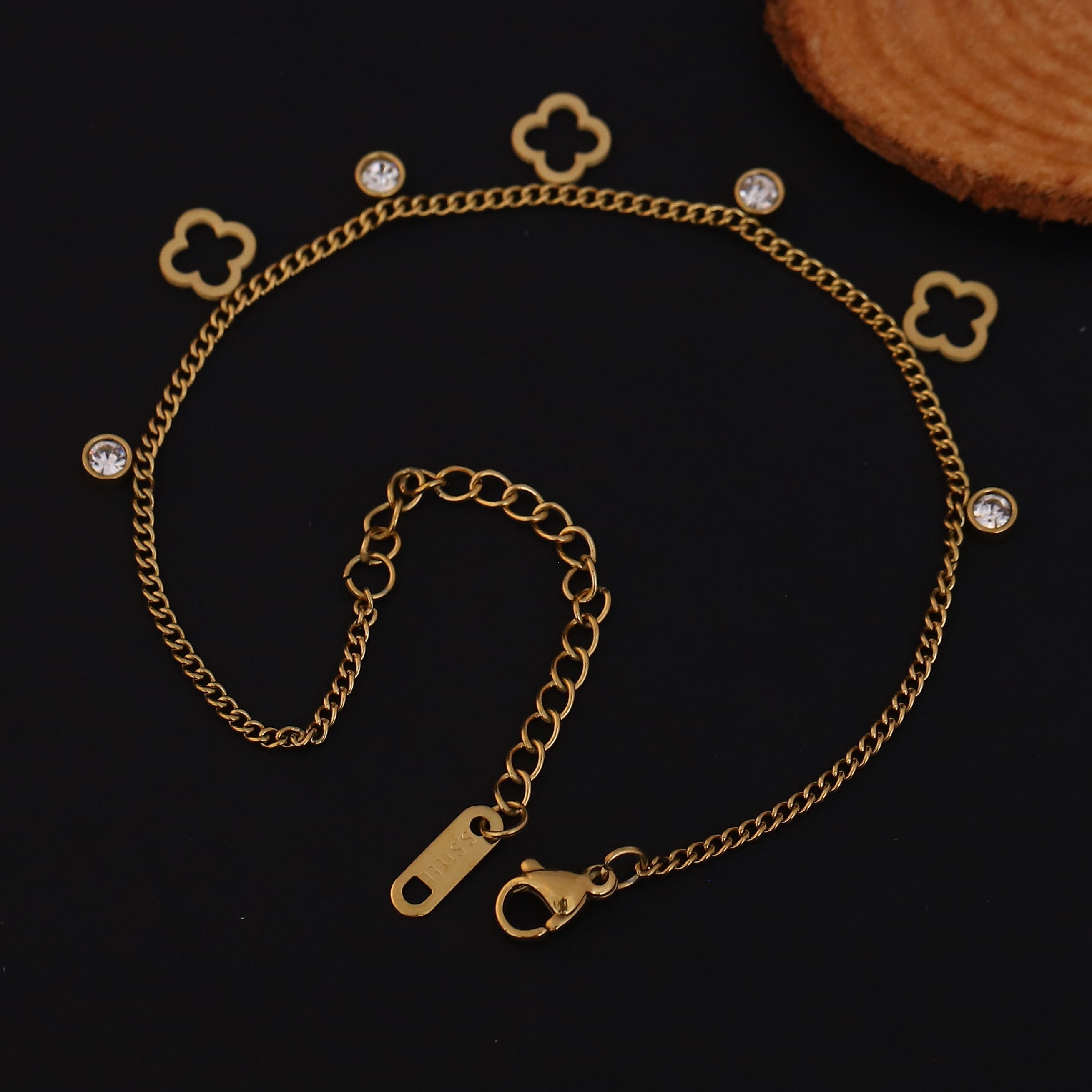 Flower Chain Bracelet Gold Plated – Single Layer, Anti-Tarnish, Waterproof, Minimalist Style (GOLD)