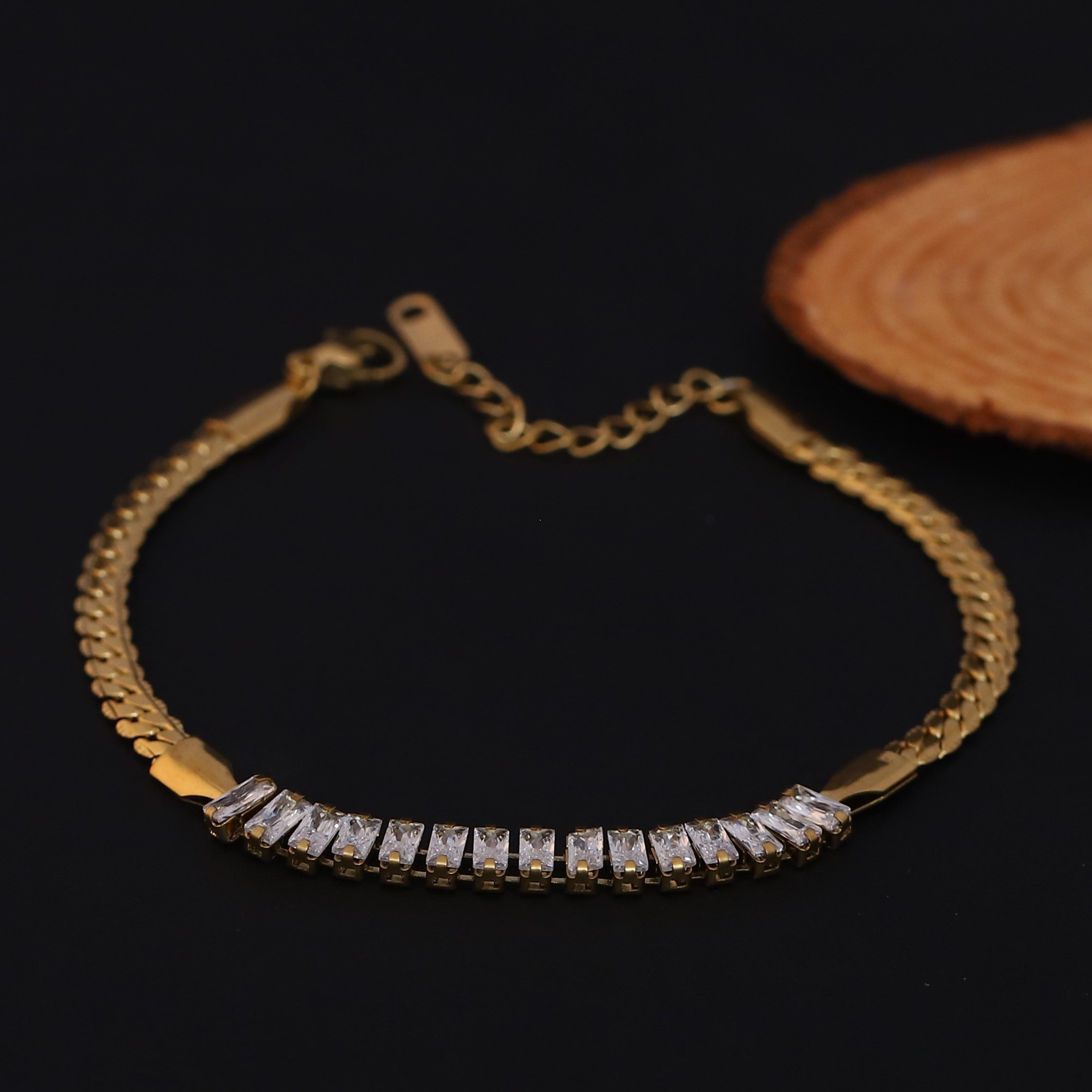 White Stones Chain Bracelet Gold Plated – Single Layer, Anti-Tarnish, Waterproof, Minimalist Style (GOLD)