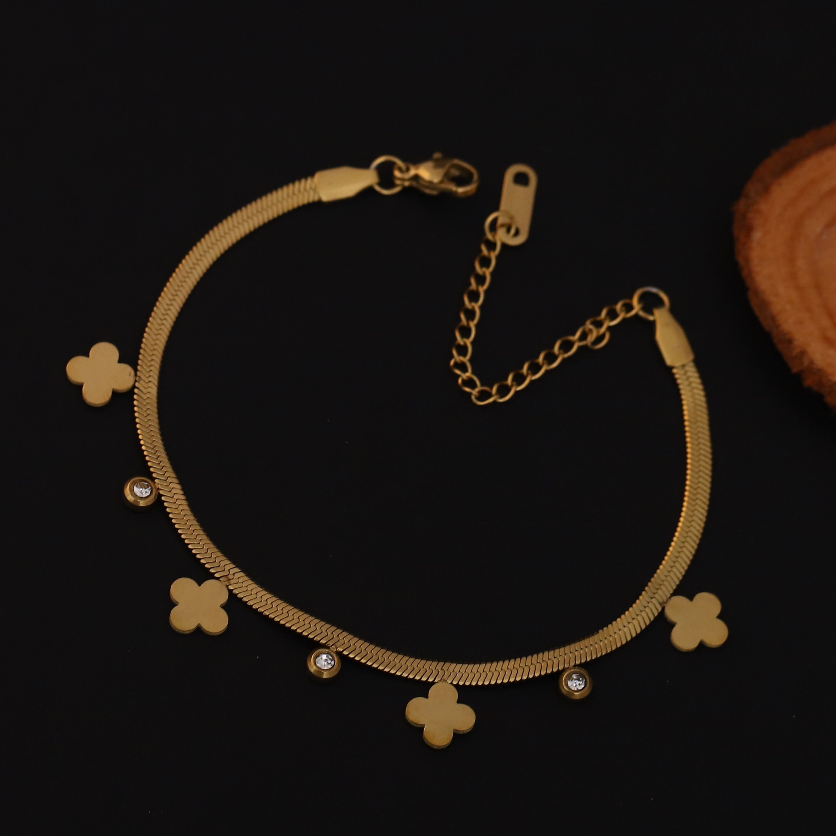 Flower Charm Chain Bracelet Gold Plated – Single Layer, Anti-Tarnish, Waterproof, Minimalist Style (GOLD)