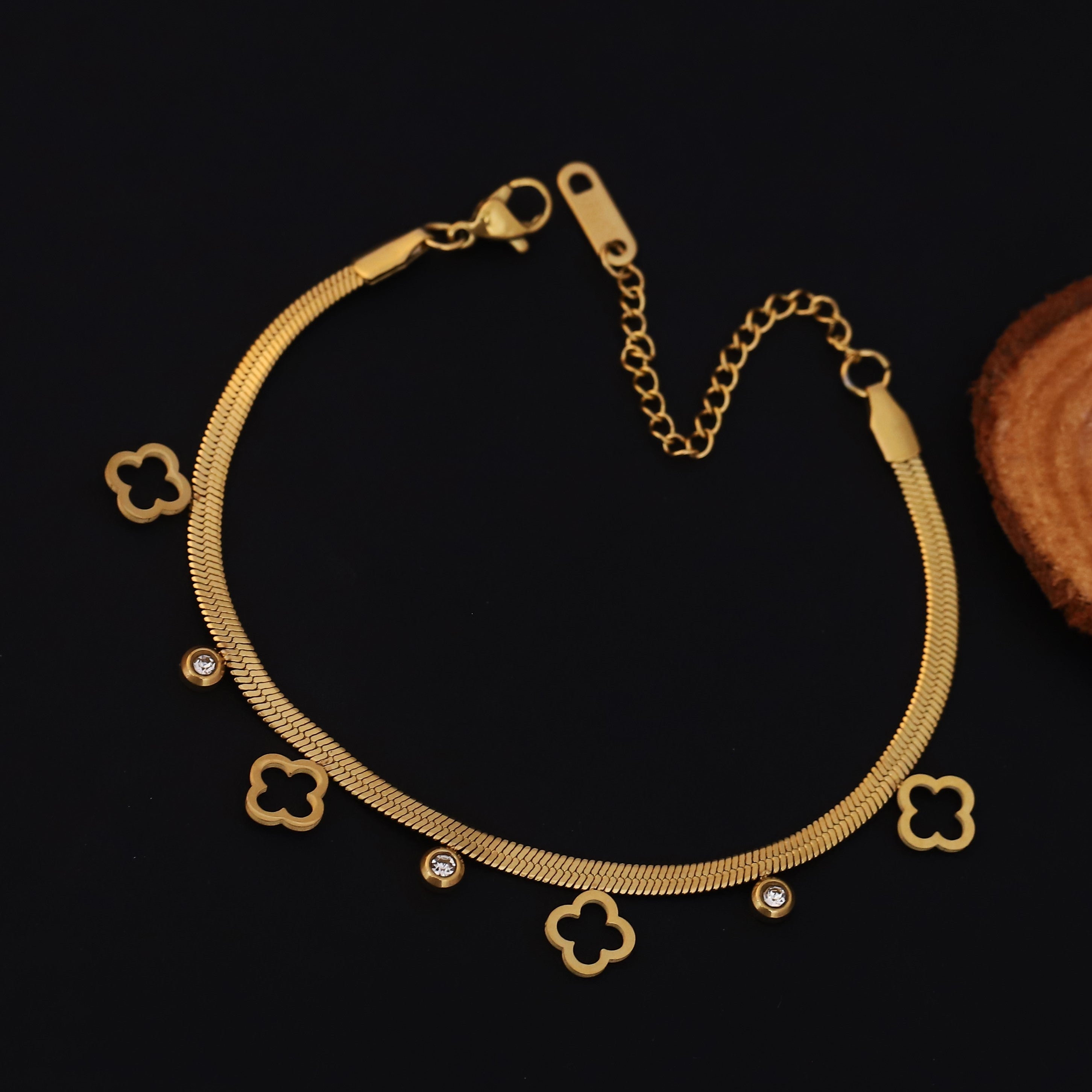 Flower Charm Chain Bracelet Gold Plated – Single Layer, Anti-Tarnish, Waterproof, Minimalist Style (GOLD)