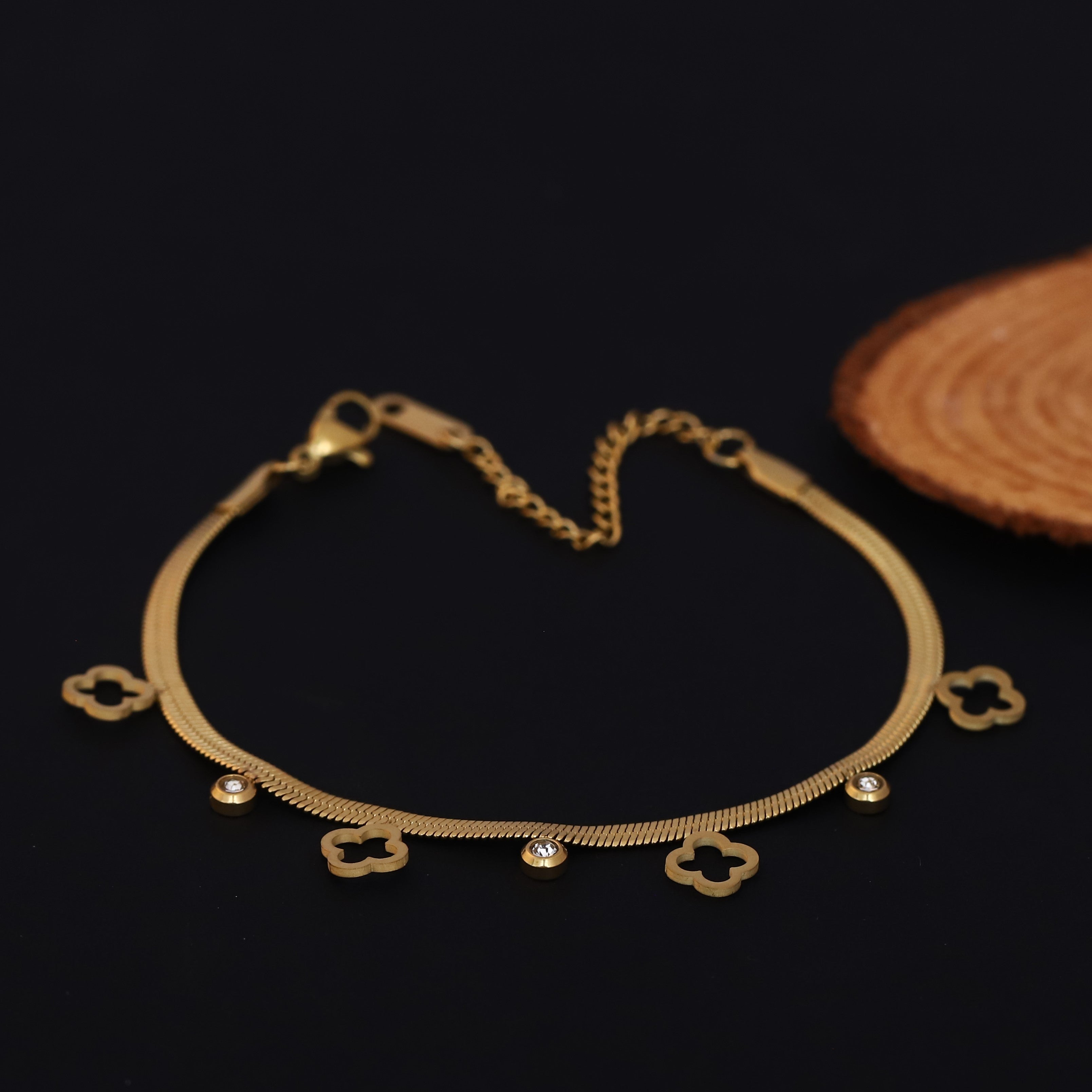Flower Charm Chain Bracelet Gold Plated – Single Layer, Anti-Tarnish, Waterproof, Minimalist Style (GOLD)