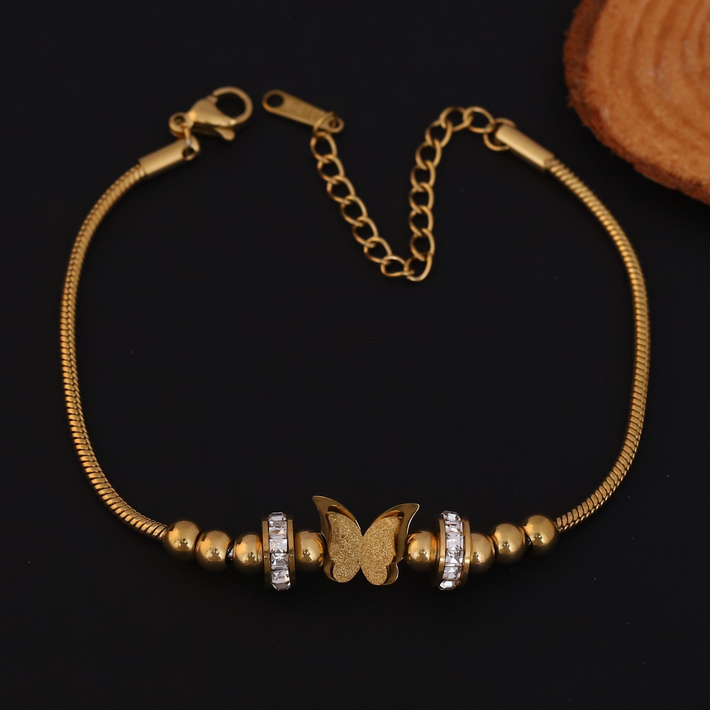 Butterfly Charms Chain Bracelet Gold Plated – Single Layer, Anti-Tarnish, Waterproof, Minimalist Style (GOLD)
