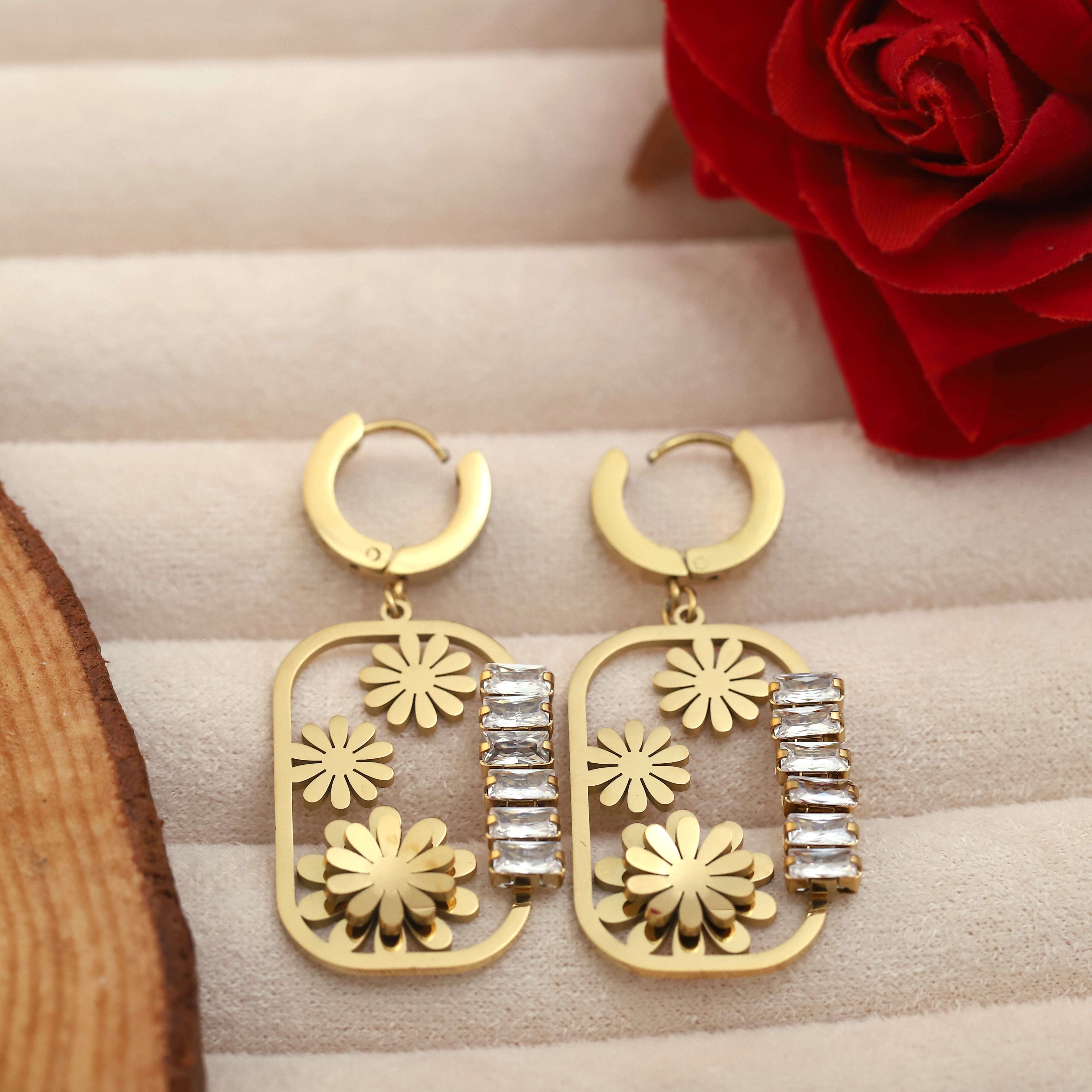 Trendy Flower Hoops Earrings – Gold Plated, Anti-Tarnish, Waterproof, Everyday Minimalist Jewelry (GOLD)