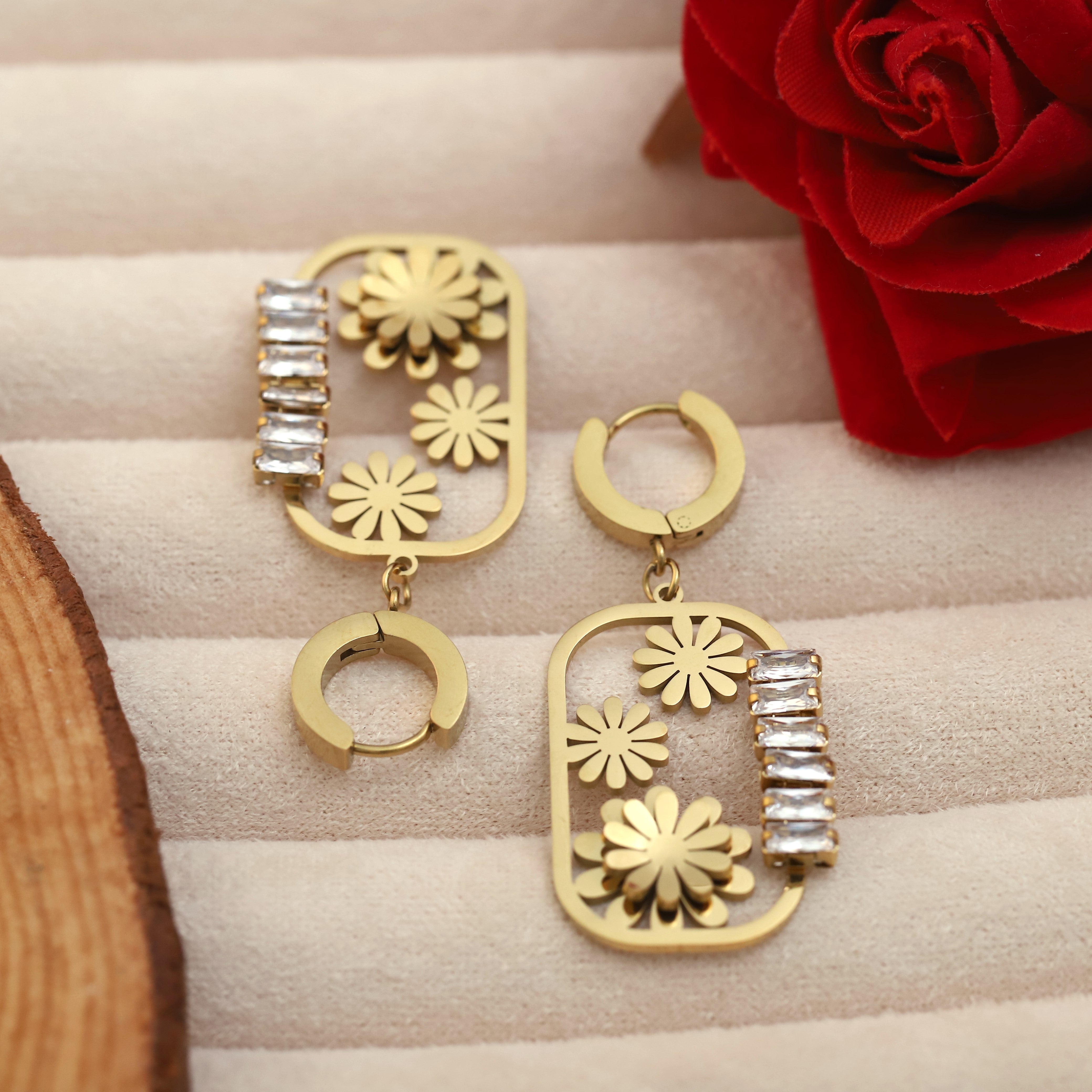 Trendy Flower Hoops Earrings – Gold Plated, Anti-Tarnish, Waterproof, Everyday Minimalist Jewelry (GOLD)