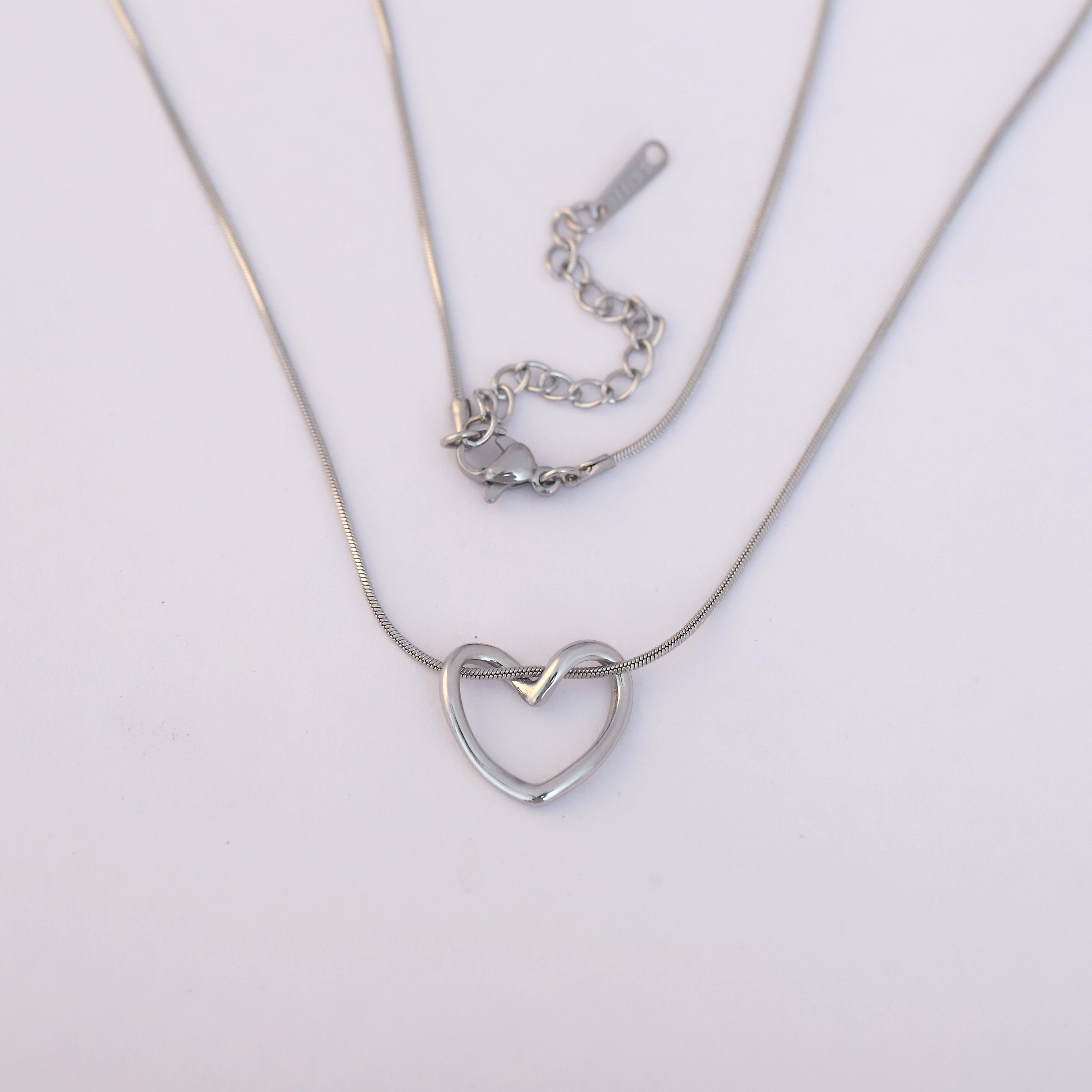 Heart Charm Chain Gold Plated – Single Layer, Anti-Tarnish, Waterproof, Minimalist Style (SILVER)