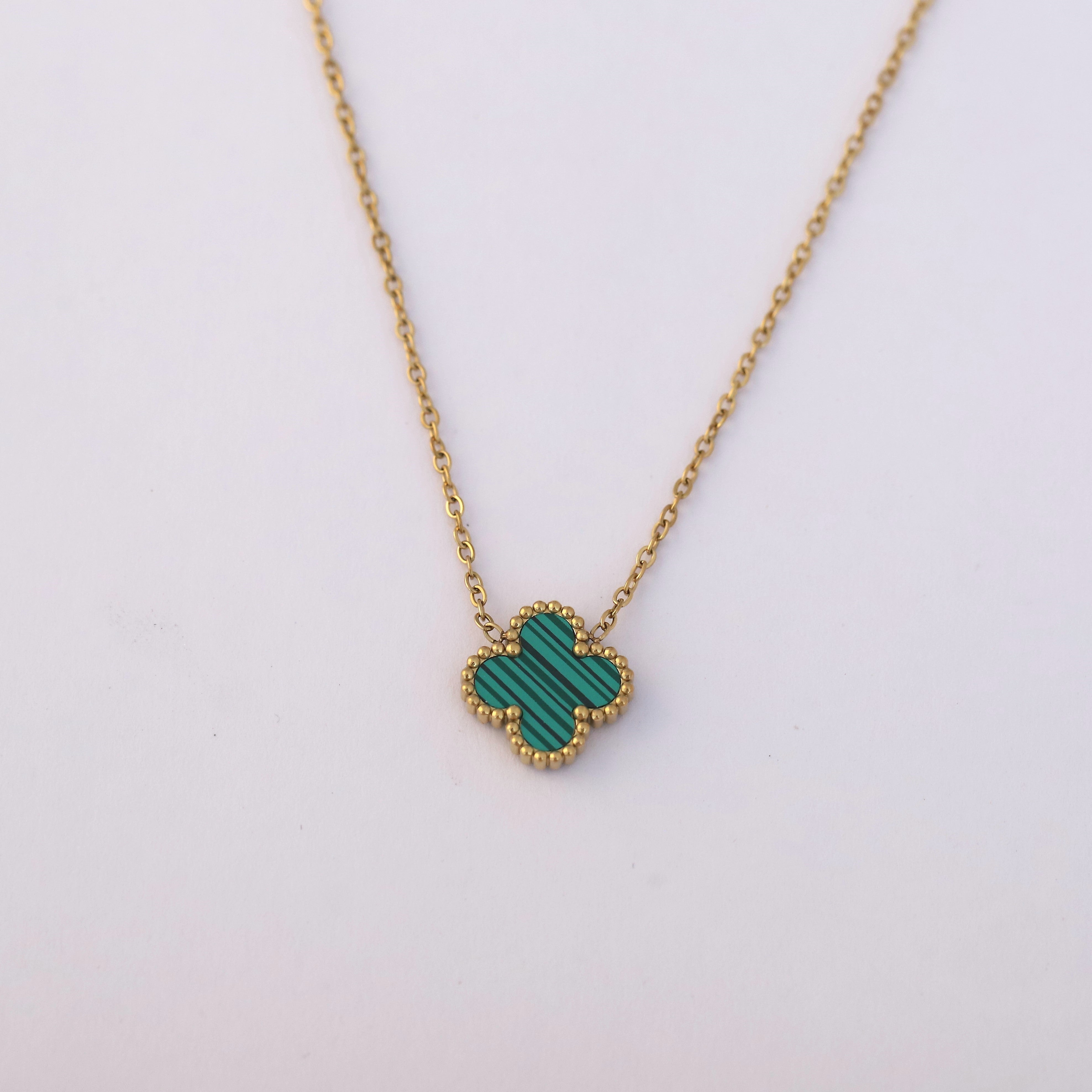 Flower Charm Green Chain Gold Plated – Single Layer, Anti-Tarnish, Waterproof, Minimalist Style (GOLD)