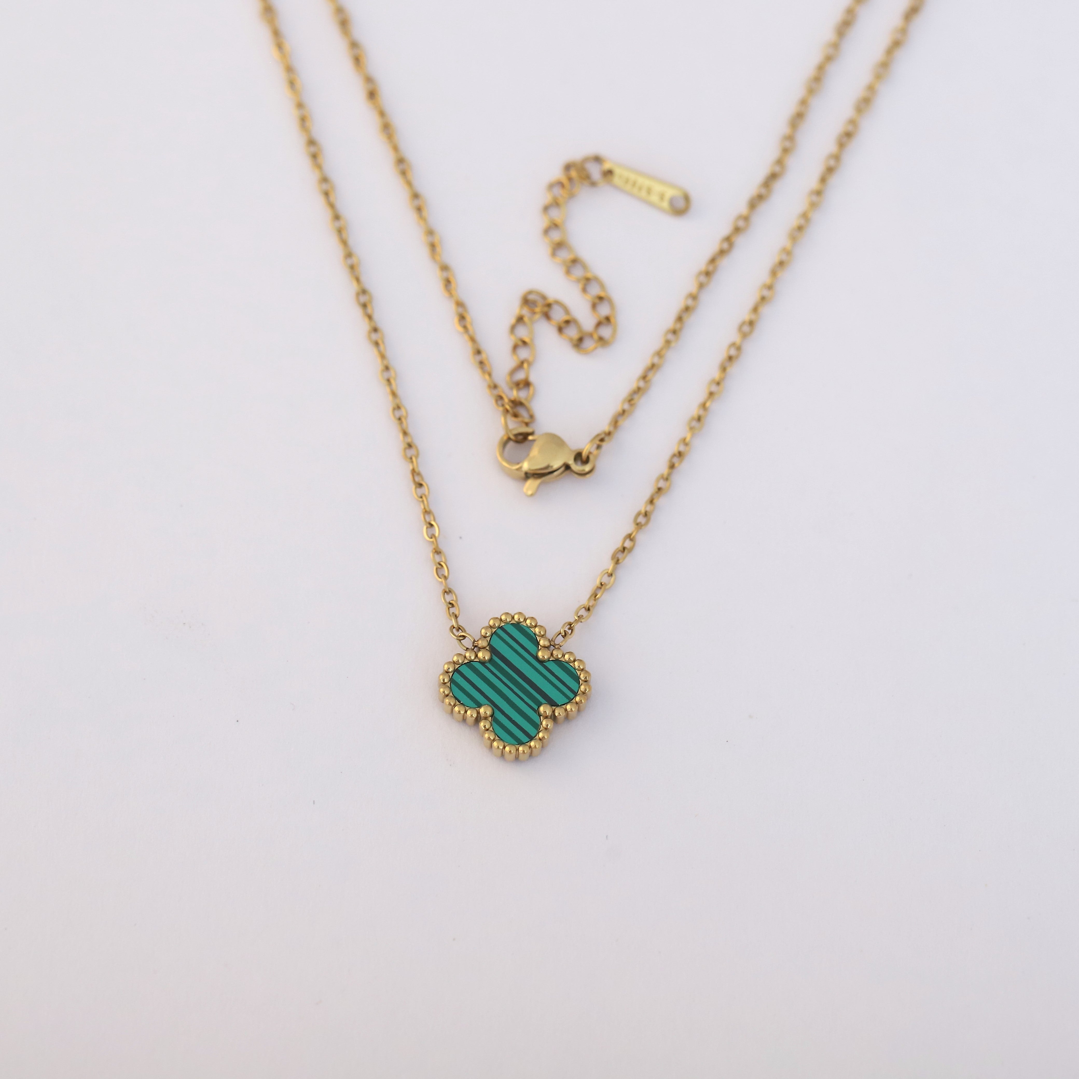 Flower Charm Green Chain Gold Plated – Single Layer, Anti-Tarnish, Waterproof, Minimalist Style (GOLD)