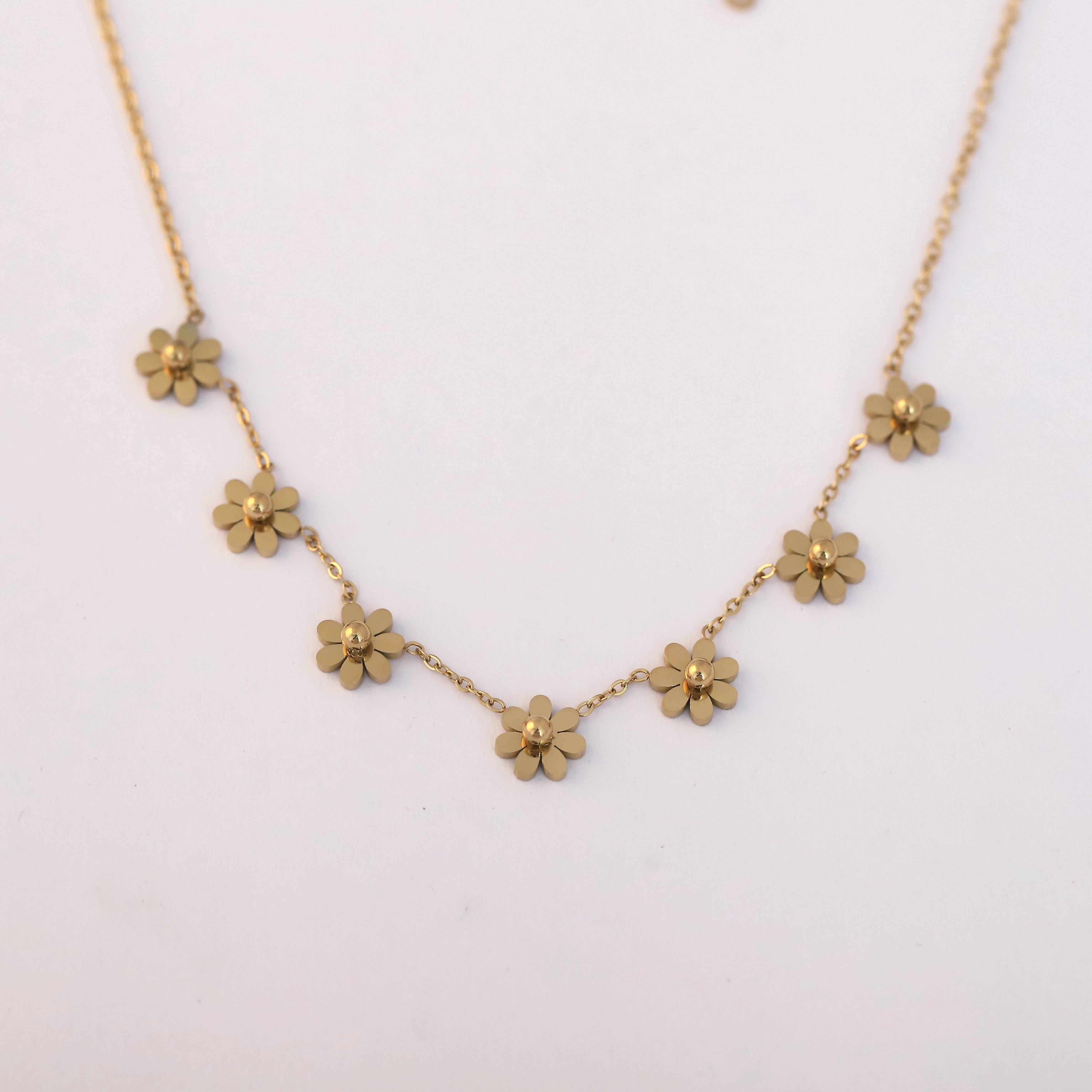 Flower Charm Chain Gold Plated – Single Layer, Anti-Tarnish, Waterproof, Minimalist Style (GOLD)