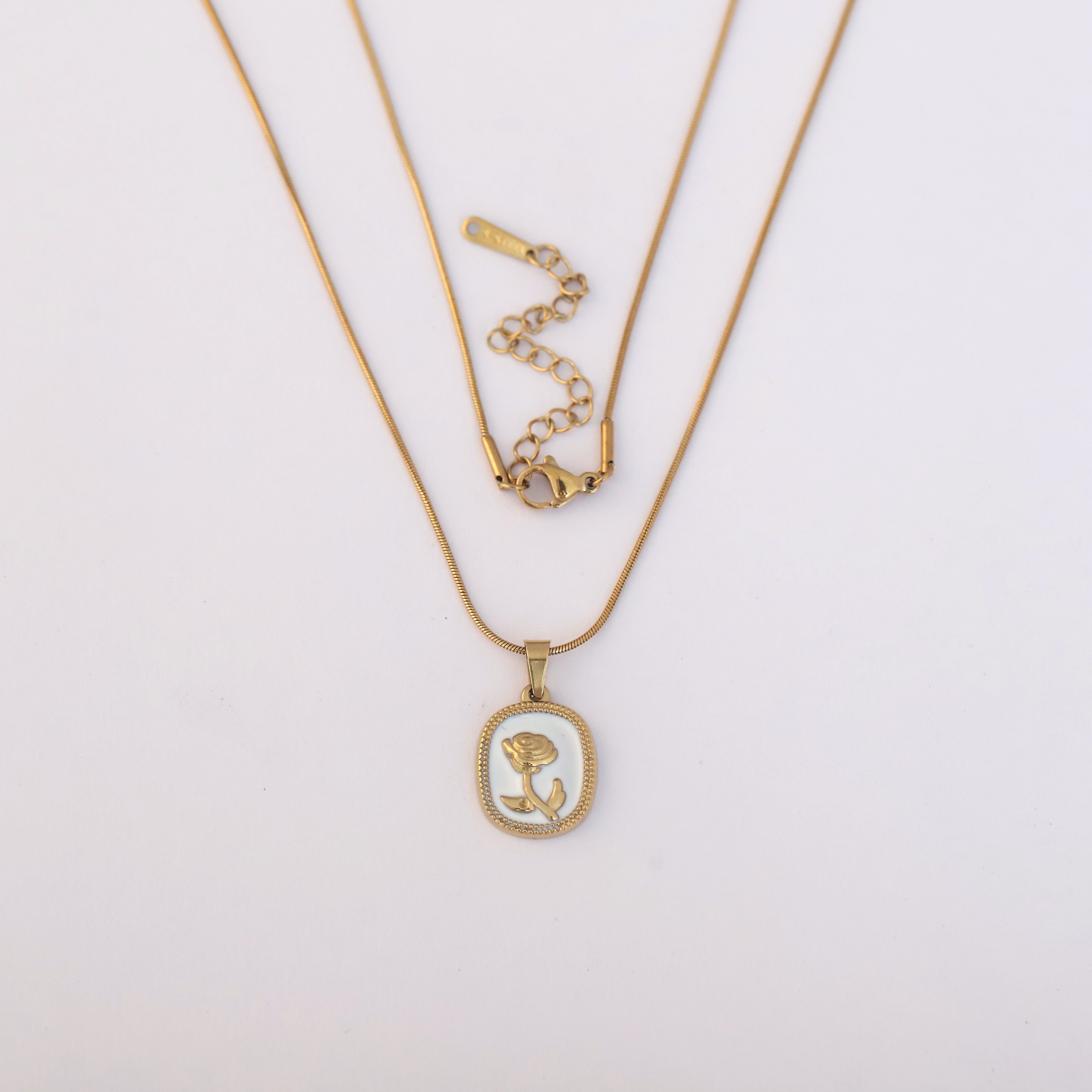 Rose Charm Chain Gold Plated – Single Layer, Anti-Tarnish, Waterproof, Minimalist Style (GOLD)