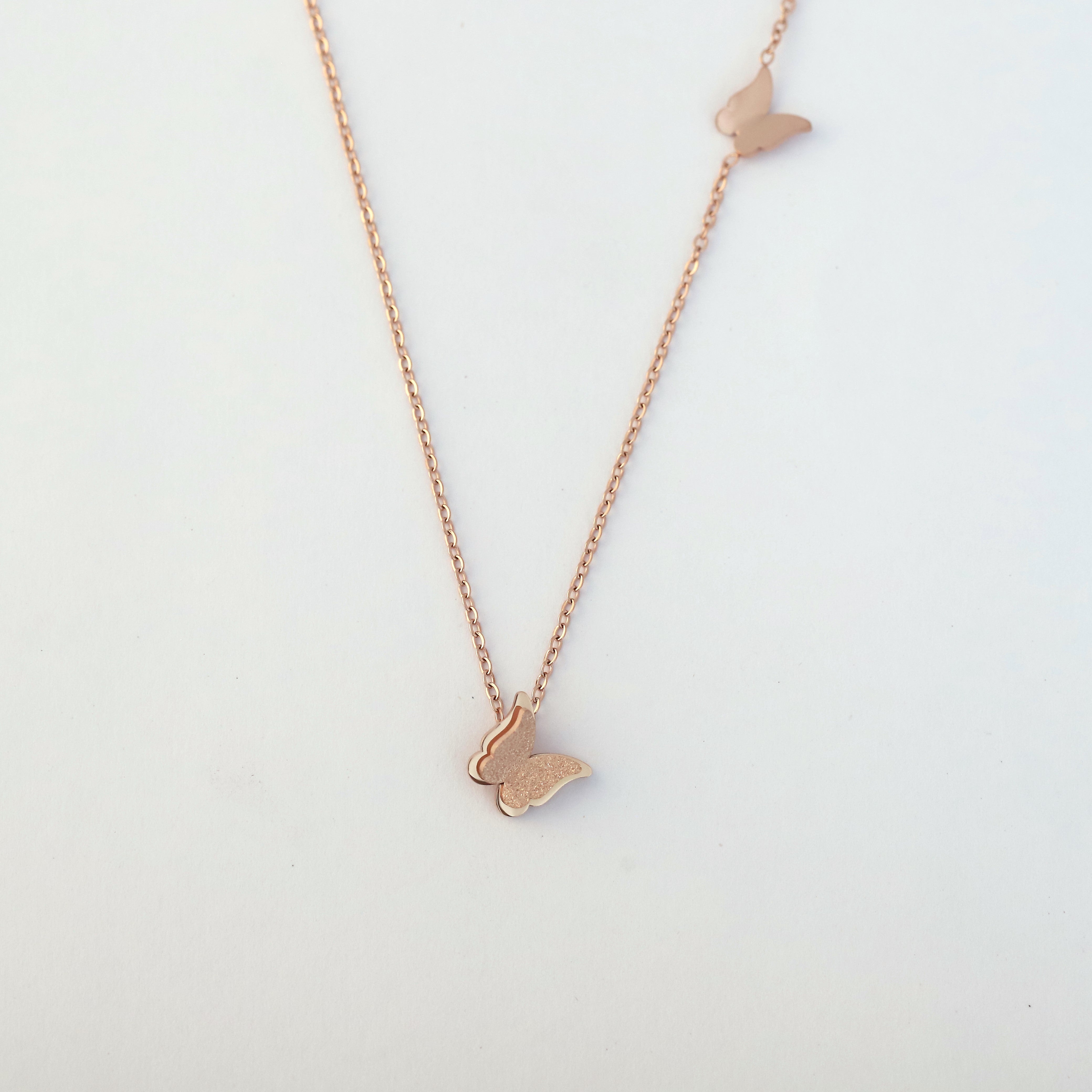 Butterfly Charm Chain Gold Plated – Single Layer, Anti-Tarnish, Waterproof, Minimalist Style (ROSE GOLD)