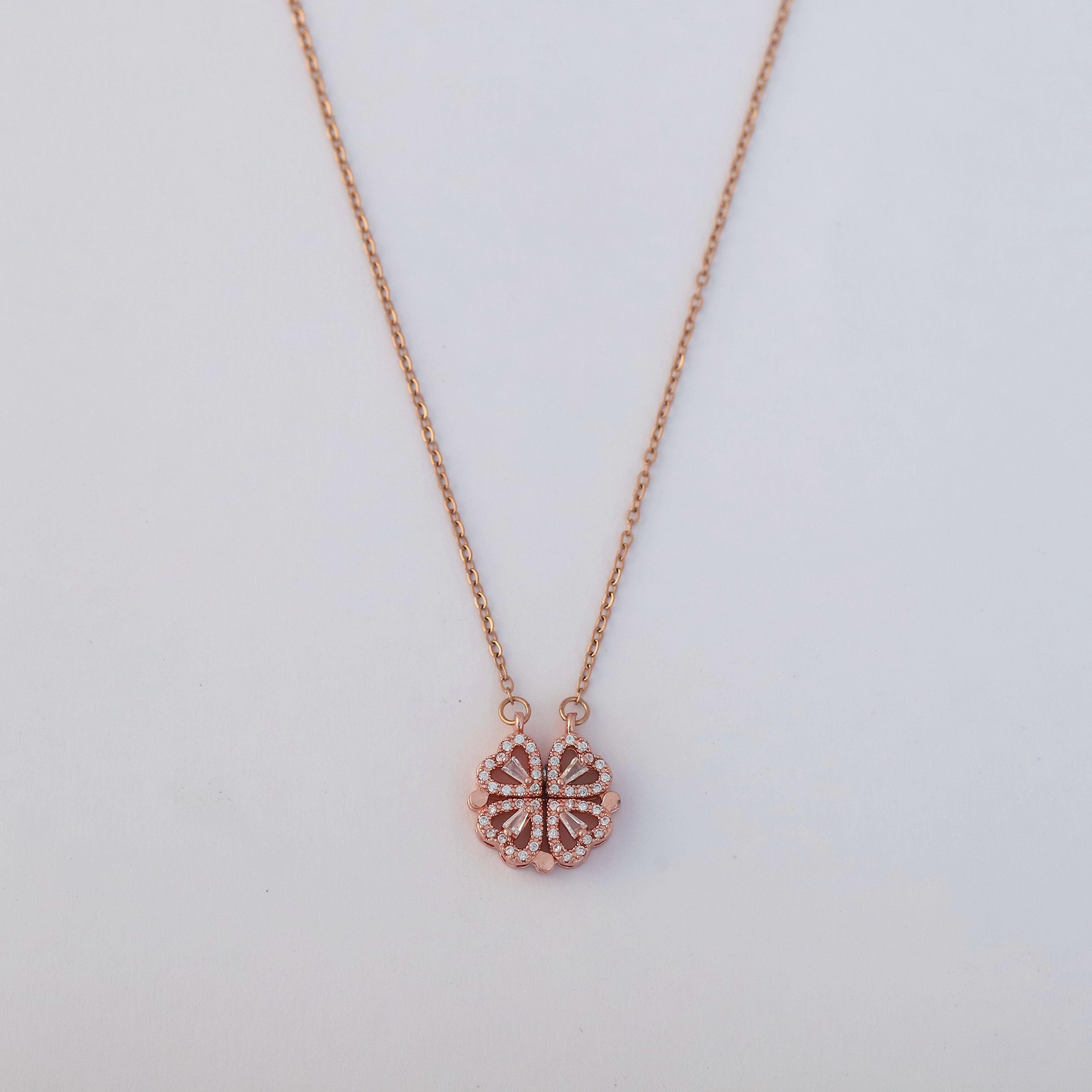Flower Magnetic Chain Gold Plated – Single Layer, Anti-Tarnish, Waterproof, Minimalist Style (ROSE GOLD)