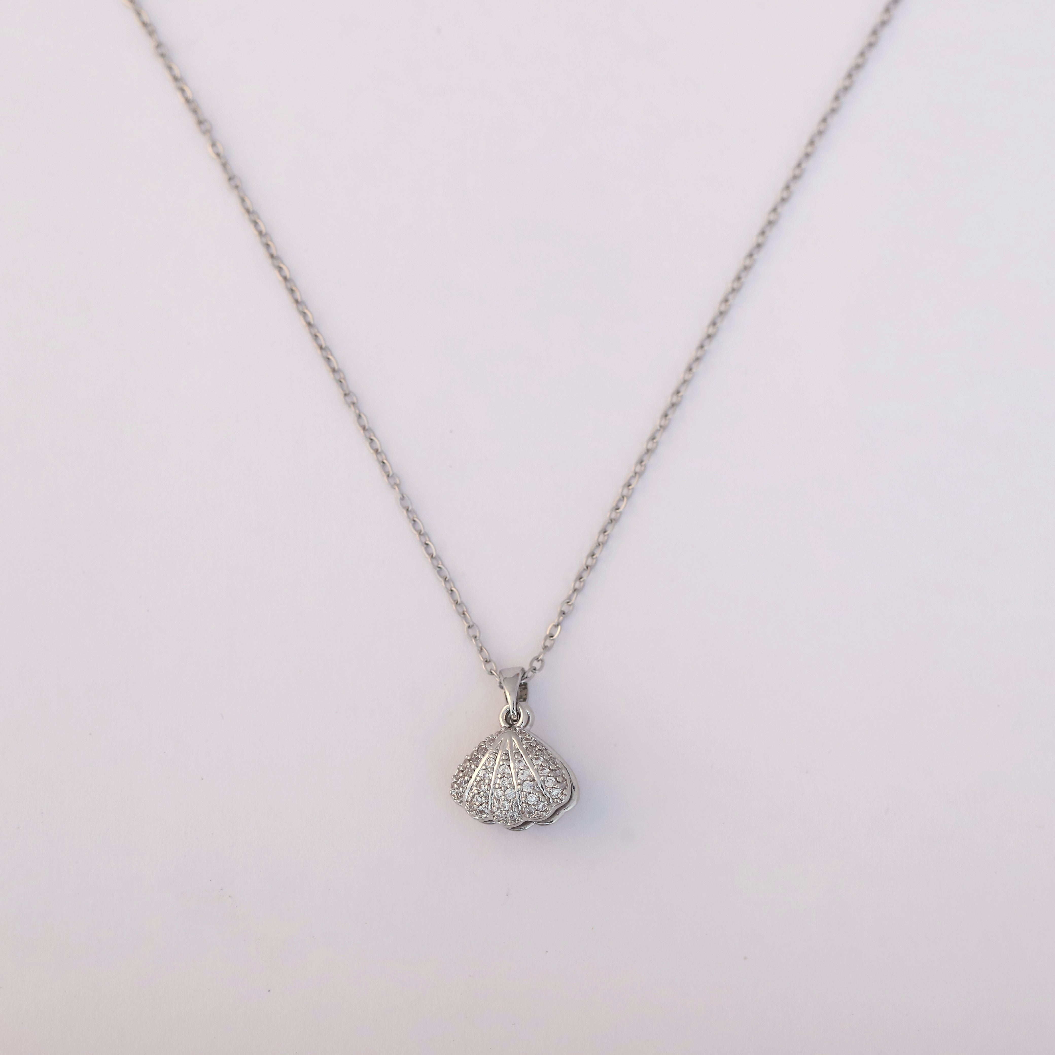 Shell Pearl AD stones Chain Gold Plated – Single Layer, Anti-Tarnish, Waterproof, Minimalist Style (SILVER)