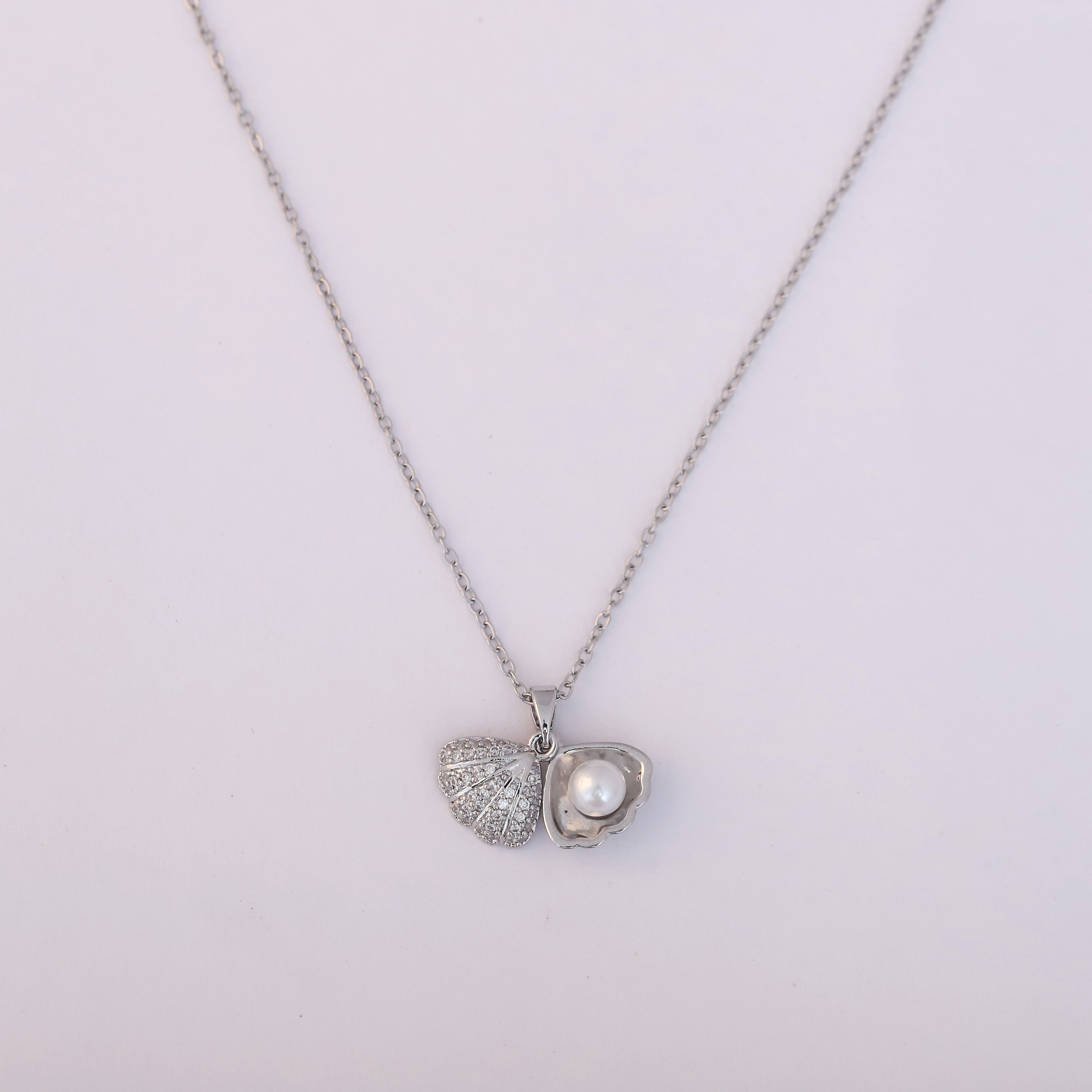 Shell Pearl AD stones Chain Gold Plated – Single Layer, Anti-Tarnish, Waterproof, Minimalist Style (SILVER)