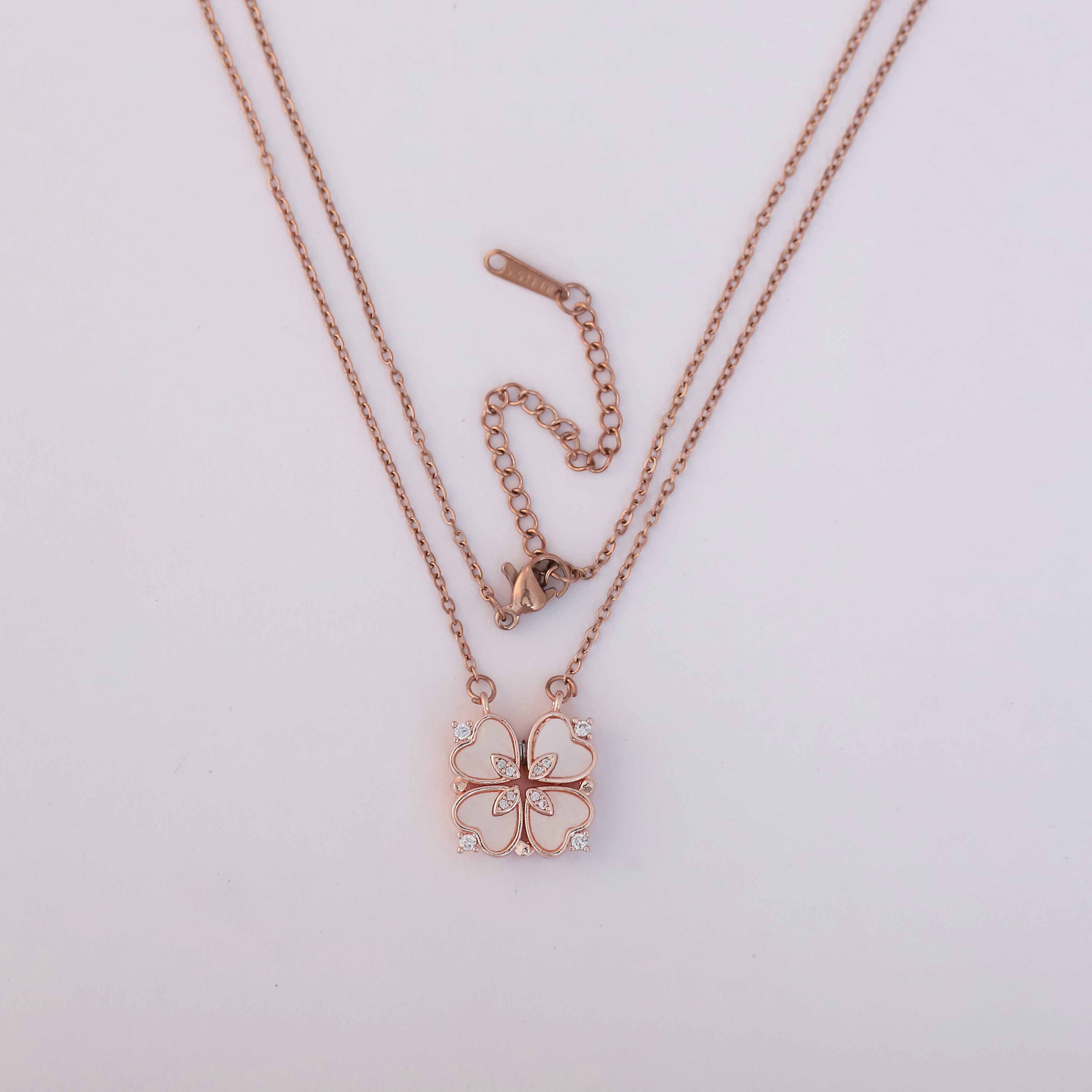 Flower Magnetic Chain Gold Plated – Single Layer, Anti-Tarnish, Waterproof, Minimalist Style (ROSE GOLD)