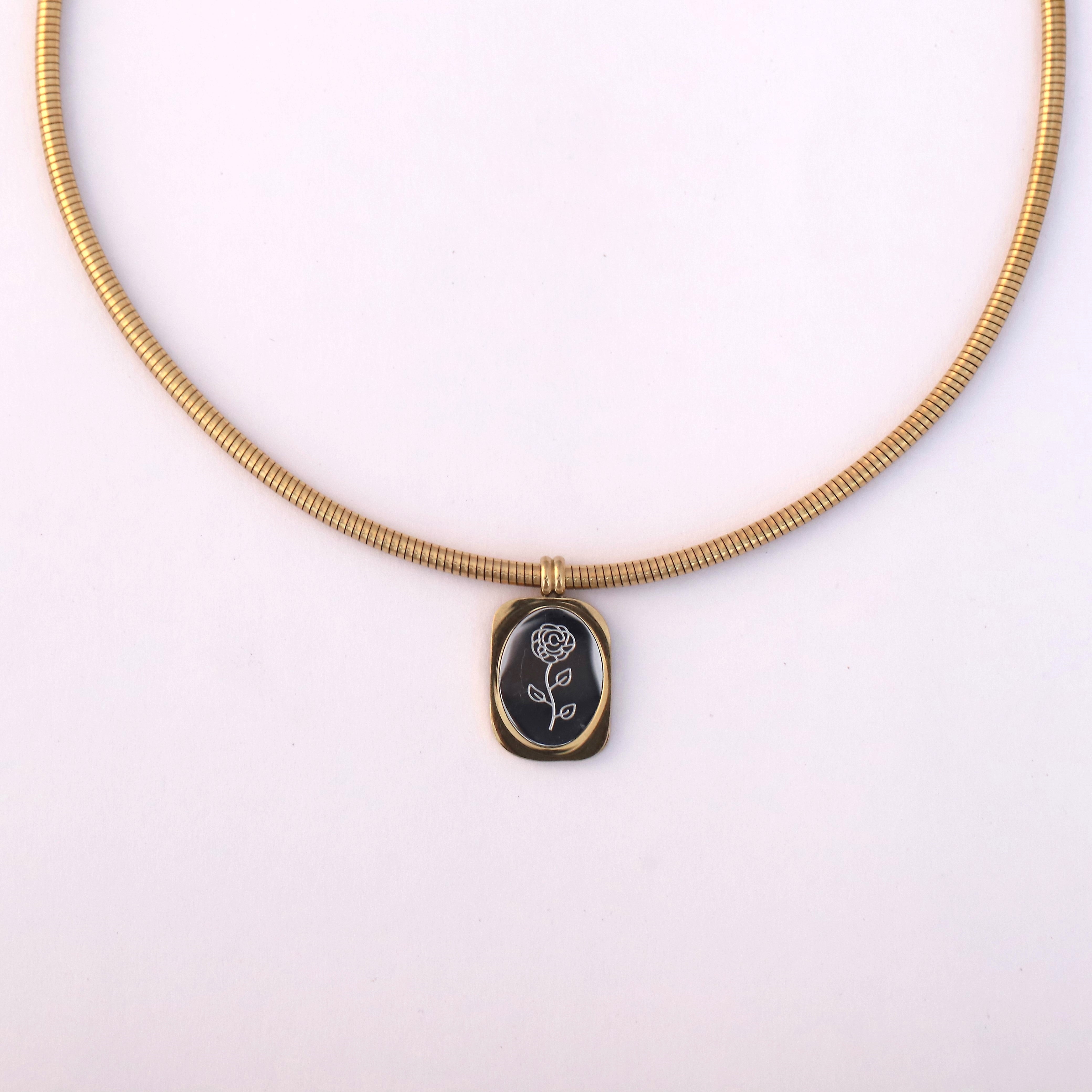 Rose Round Necklace Gold Plated – Single Layer, Anti-Tarnish, Waterproof, Minimalist Style (GOLD)