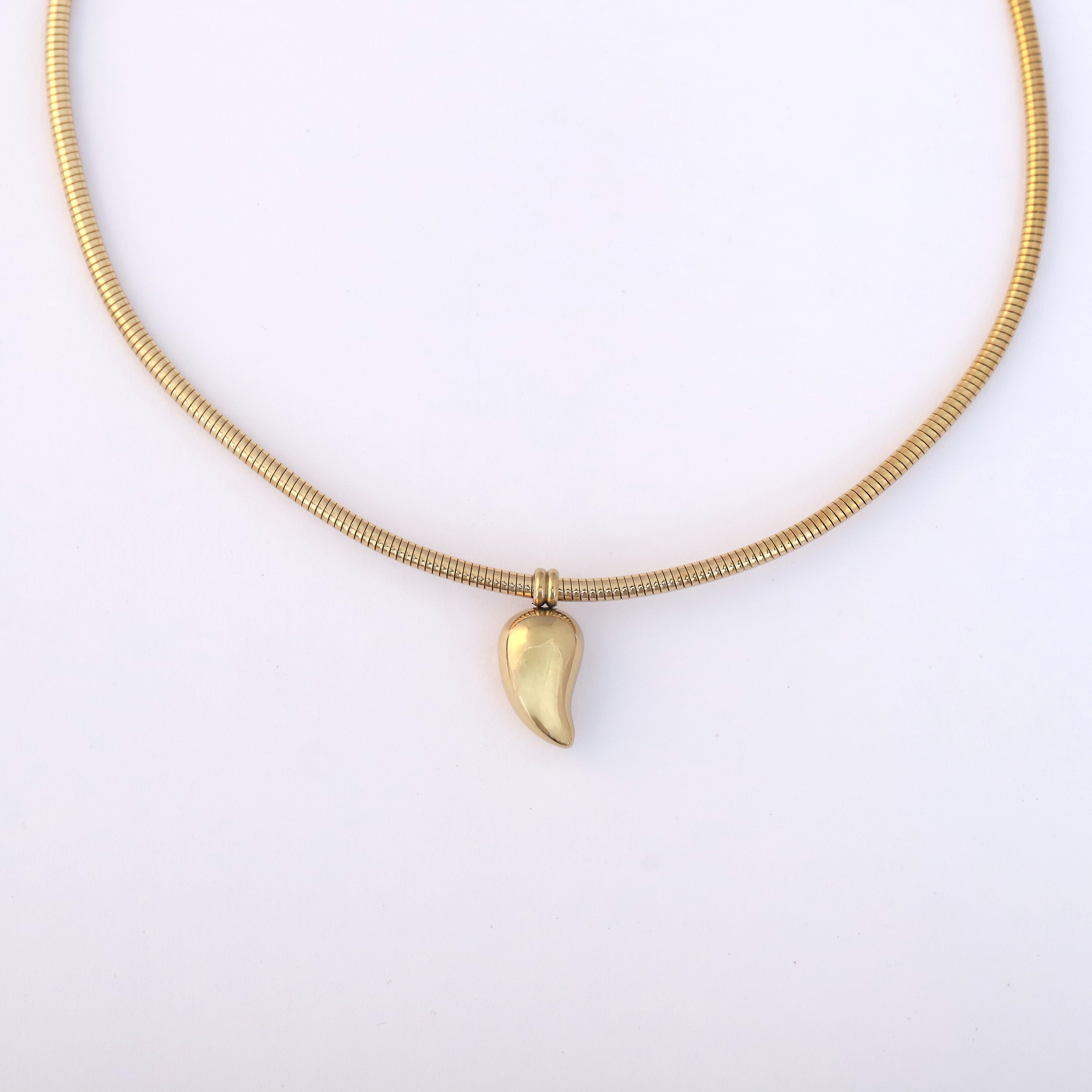 Leaf Charm Round Necklace Gold Plated – Single Layer, Anti-Tarnish, Waterproof, Minimalist Style (GOLD)