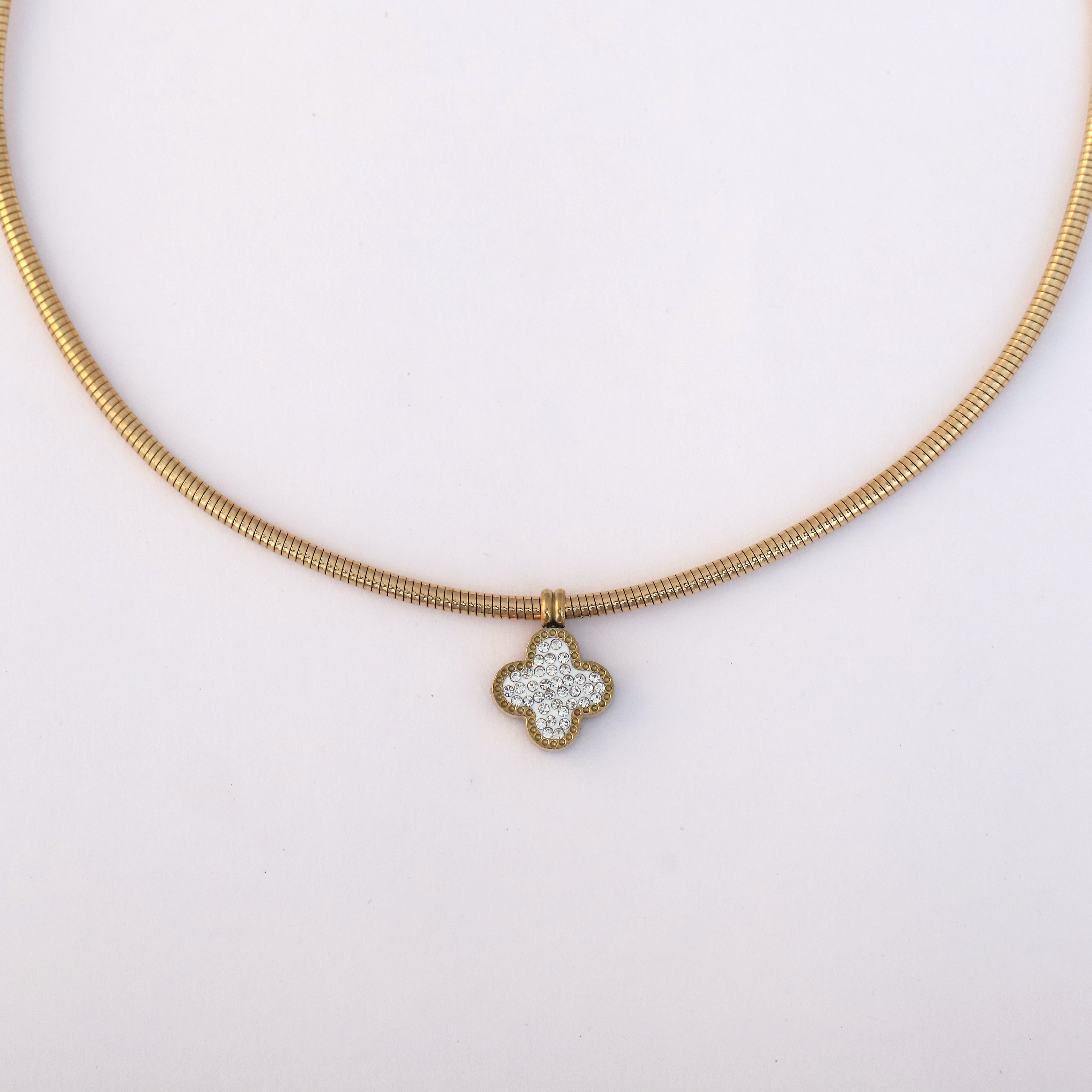 Flower Charm Round Necklace Gold Plated – Single Layer, Anti-Tarnish, Waterproof, Minimalist Style (GOLD)